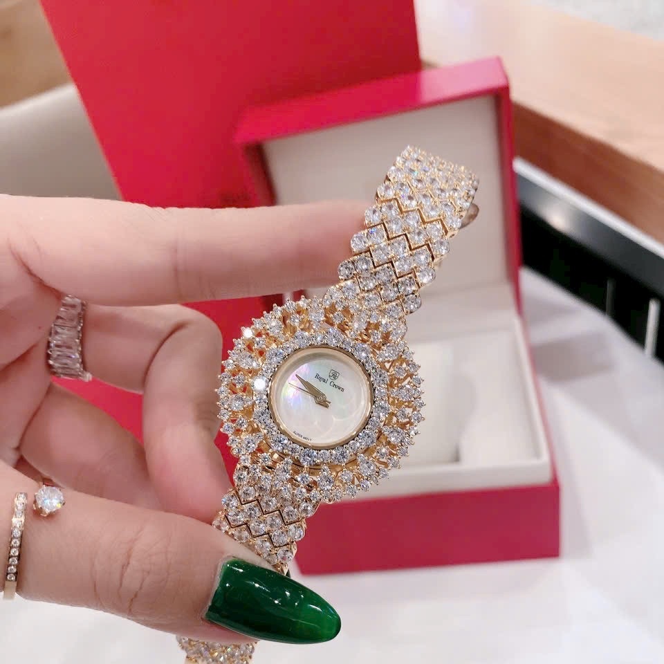 Đồng Hồ Royal Crown Hoa Tuyết |Nữ Giới |Mặt Xà Cừ Trắng |Dây Kim Loại Vàng Gold |Máy Pin (Quartz) |Size 36mm |donghogiatot.vn