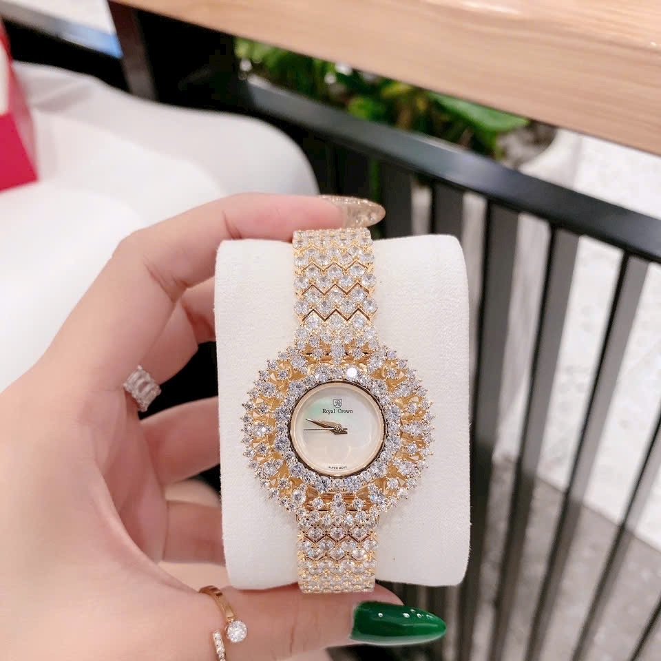 Đồng Hồ Royal Crown Hoa Tuyết |Nữ Giới |Mặt Xà Cừ Trắng |Dây Kim Loại Vàng Gold |Máy Pin (Quartz) |Size 36mm |donghogiatot.vn