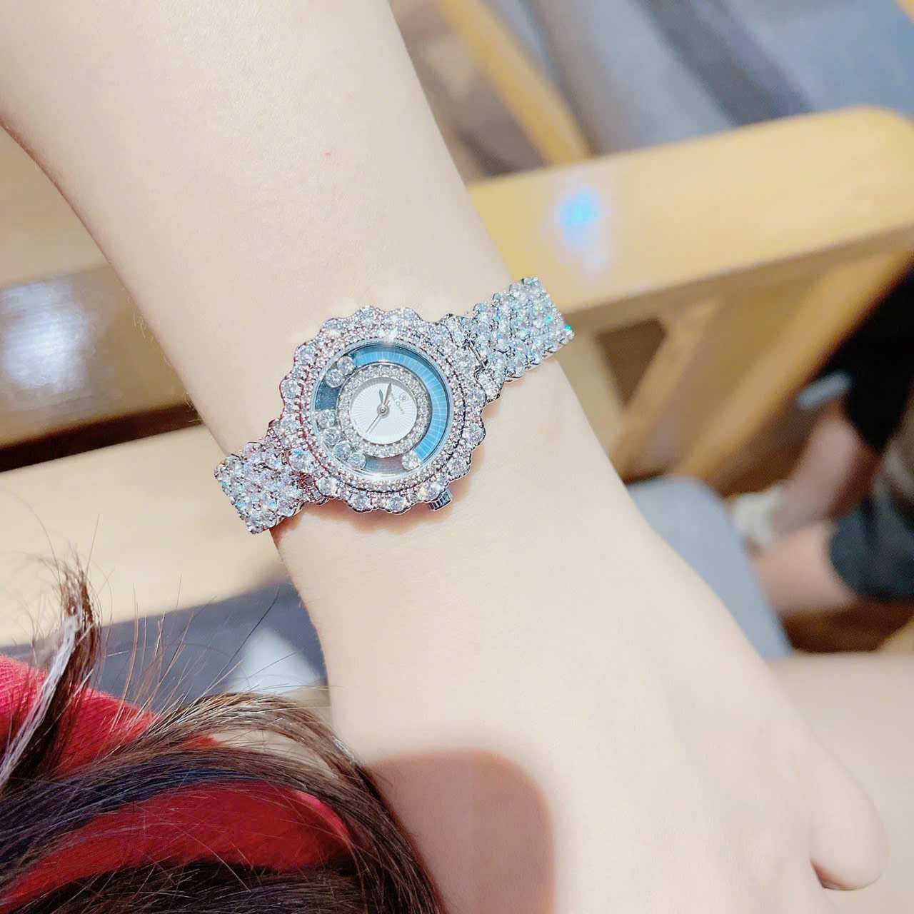 Đồng Hồ Royal Crown Mâm Xôi |Nữ Giới |Đính Đá |Dây Kim Loại Trắng Silver |Máy Pin (Quartz) |Size 30mm |donghogiatot.vn