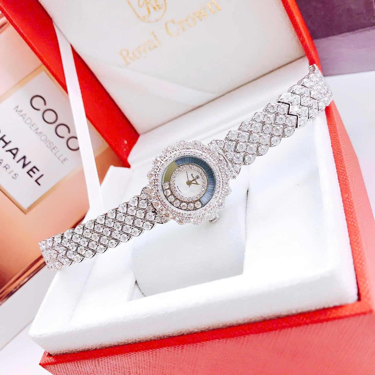 Đồng Hồ Royal Crown Mâm Xôi |Nữ Giới |Đính Đá |Dây Kim Loại Trắng Silver |Máy Pin (Quartz) |Size 30mm |donghogiatot.vn