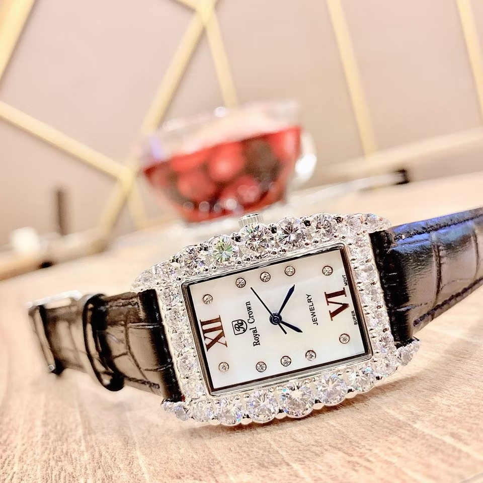 Đồng Hồ Royal Crown Mặt Chữ Nhật |Nữ Giới |Đính Đá |Dây Da Đen |Máy Pin (Quartz) |Size 30x34mm |donghogiatot.vn