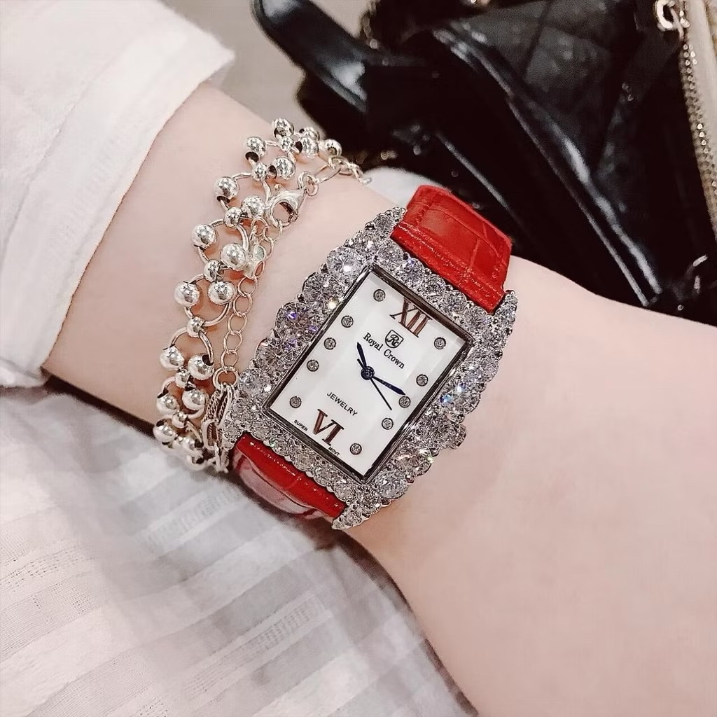 Đồng Hồ Royal Crown Mặt Chữ Nhật |Nữ Giới |Đính Đá |Dây Da Đỏ |Máy Pin (Quartz) |Size 30x34mm |donghogiatot.vn