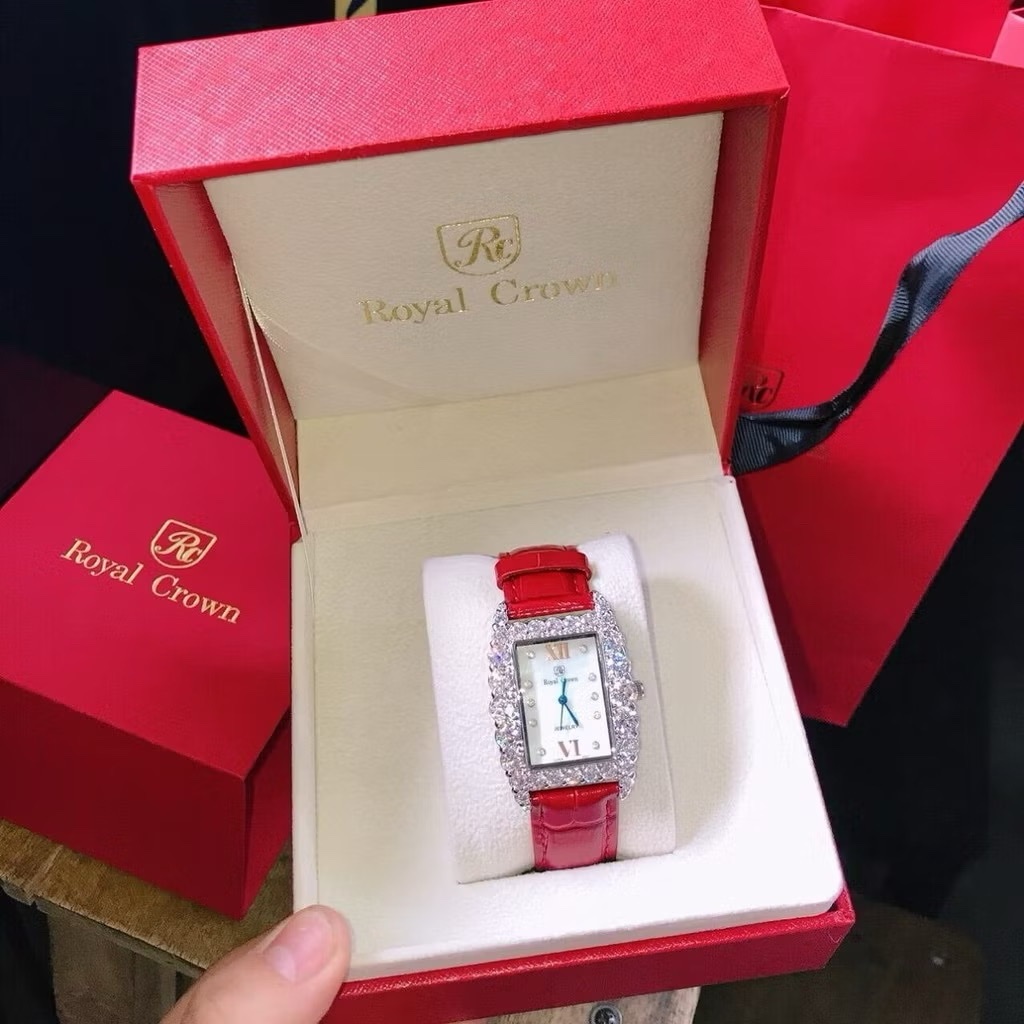 Đồng Hồ Royal Crown Mặt Chữ Nhật |Nữ Giới |Đính Đá |Dây Da Đỏ |Máy Pin (Quartz) |Size 30x34mm |donghogiatot.vn