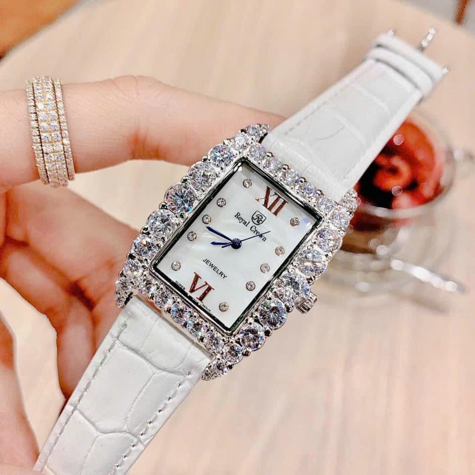 Đồng Hồ Royal Crown Mặt Chữ Nhật |Nữ Giới |Đính Đá |Dây Da Trắng |Máy Pin (Quartz) |Size 30x34mm |donghogiatot.vn