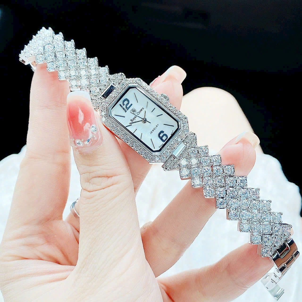 Đồng Hồ Royal Crown Mặt Chữ Nhật |Nữ Giới |Đính Đá |Dây Kim Loại Silver |Máy Pin (Quartz) |Size 20x30mm |donghogiatot.vn