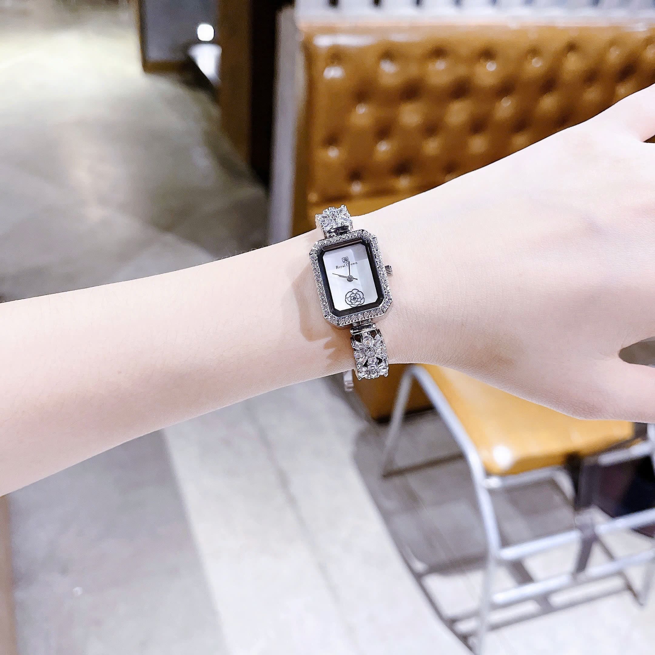 Đồng Hồ Royal Crown Mặt Chữ Nhật |Nữ Giới |Silver |Lắc Tay Đính Đá |Máy Pin (Quartz) |Size 19x22mm |donghogiatot.vn