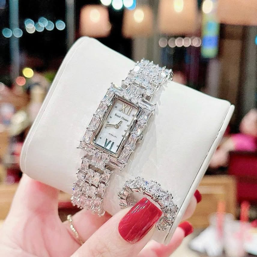 Đồng Hồ Royal Crown Mặt Chữ Nhật |Nữ Giới |Trắng Silver |Lắc Tay Đính Đá |Máy Pin (Quartz) |Size 20x34mm |donghogiatot.vn