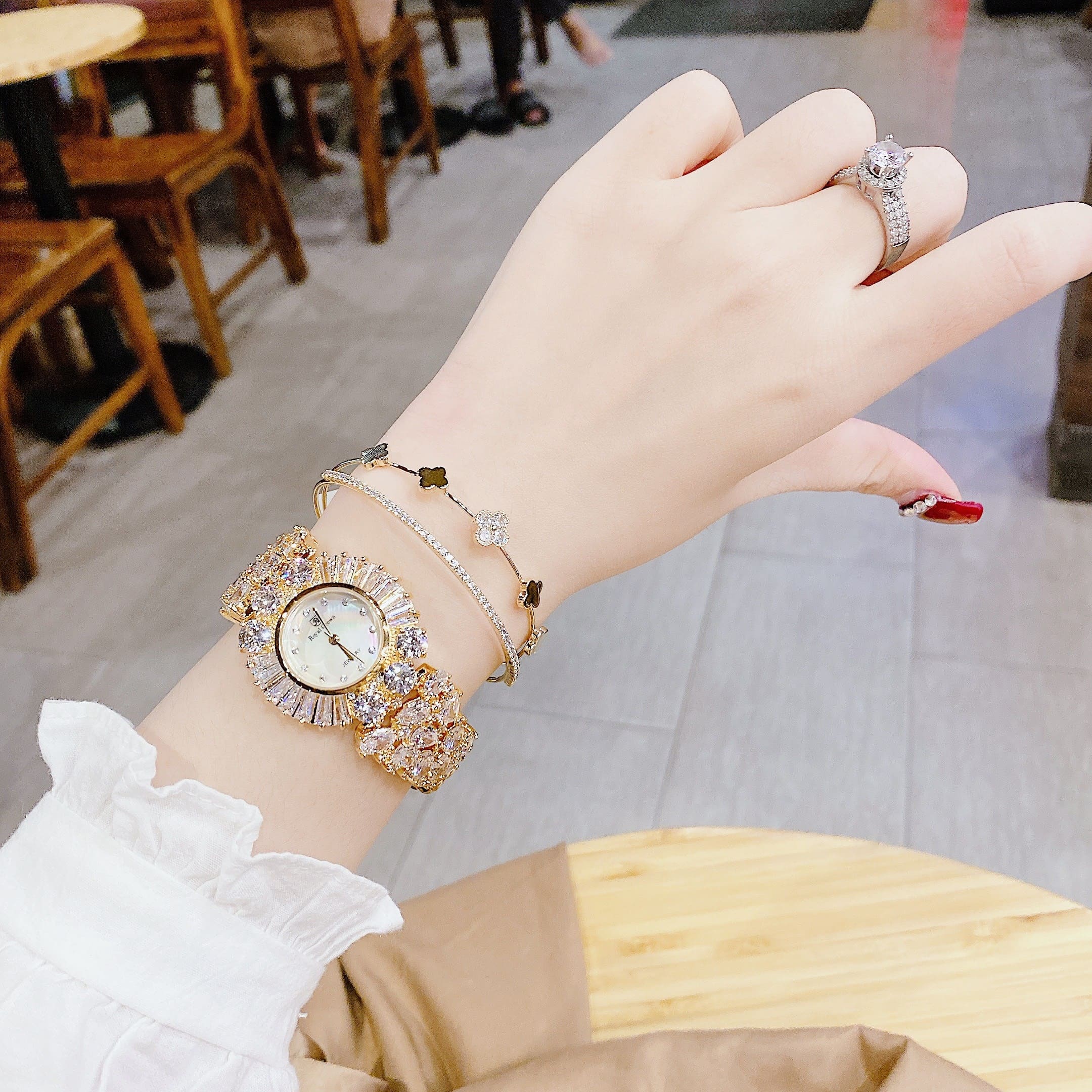 Đồng Hồ Royal Crown Full Đá Swarovski |Nữ Giới |Lắc Tay Vàng Gold |Máy Pin (Quartz) |Size 36mm |donghogiatot.vn