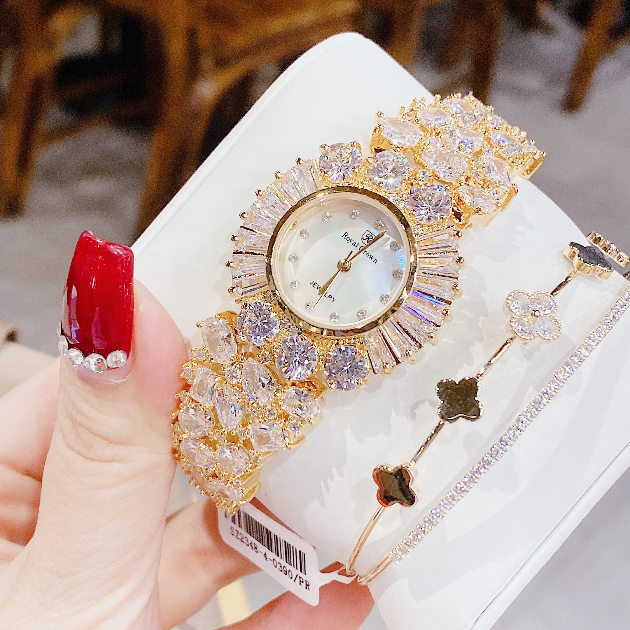 Đồng Hồ Royal Crown Full Đá Swarovski |Nữ Giới |Lắc Tay Vàng Gold |Máy Pin (Quartz) |Size 36mm |donghogiatot.vn