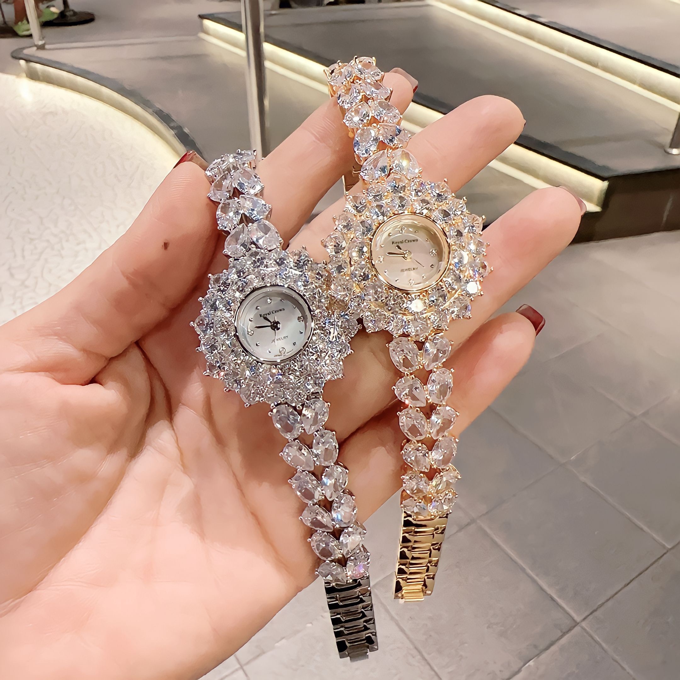 Đồng Hồ Royal Crown Mặt Full Pha Lê |Nữ Giới |Vòng Tay Trắng Silver |Máy Pin (Quartz) |Size 32mm |donghogiatot.vn