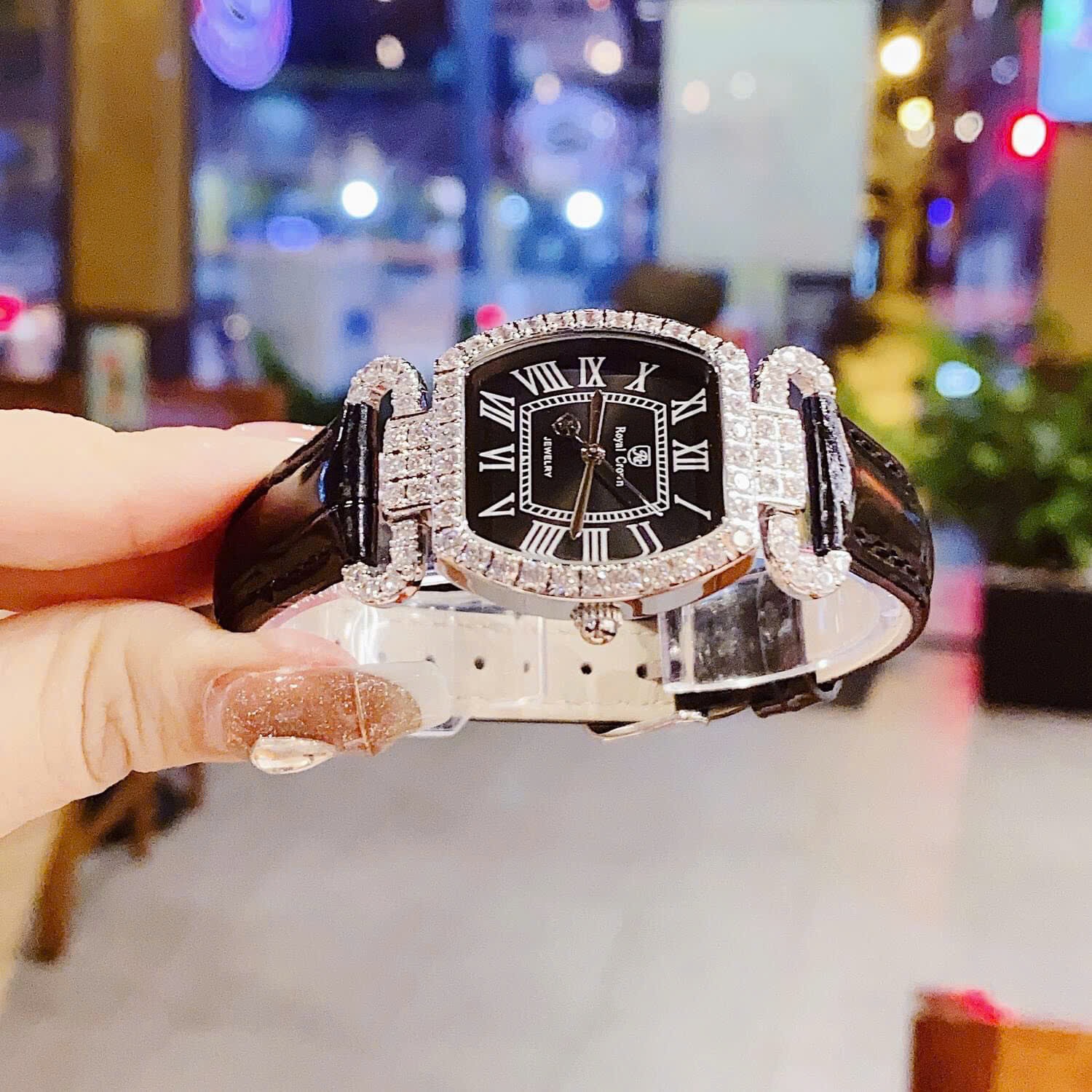 Đồng Hồ Royal Crown Mặt Oval |Nữ Giới |Đính Đá |Dây Da Đen |Máy Pin (Quartz) |Size 27mm |donghogiatot.vn