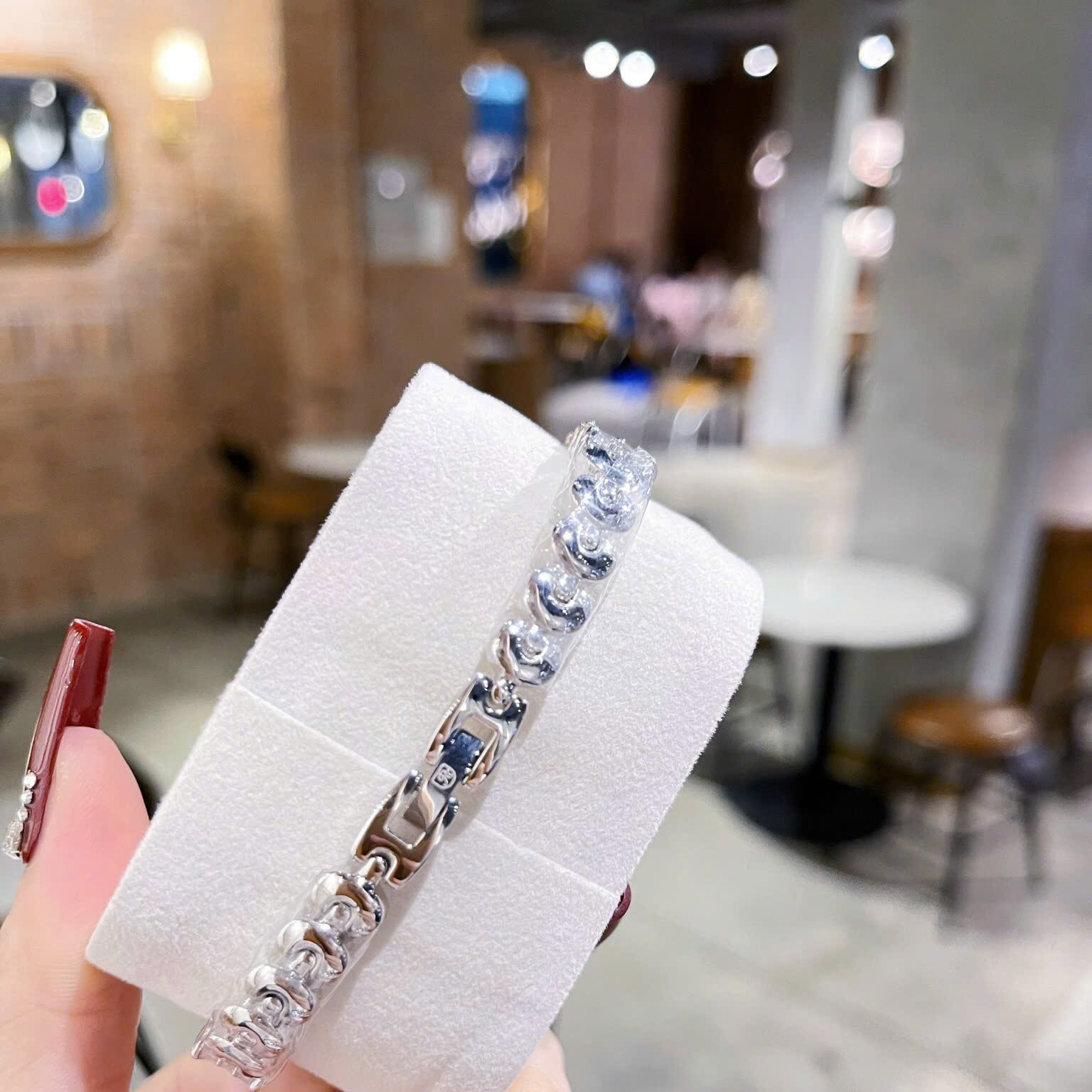 Đồng Hồ Royal Crown Mặt Oval |Nữ Giới |Silver |Lắc Tay Đính Pha Lê |Máy Pin (Quartz) |Size 26mm |donghogiatot.vn