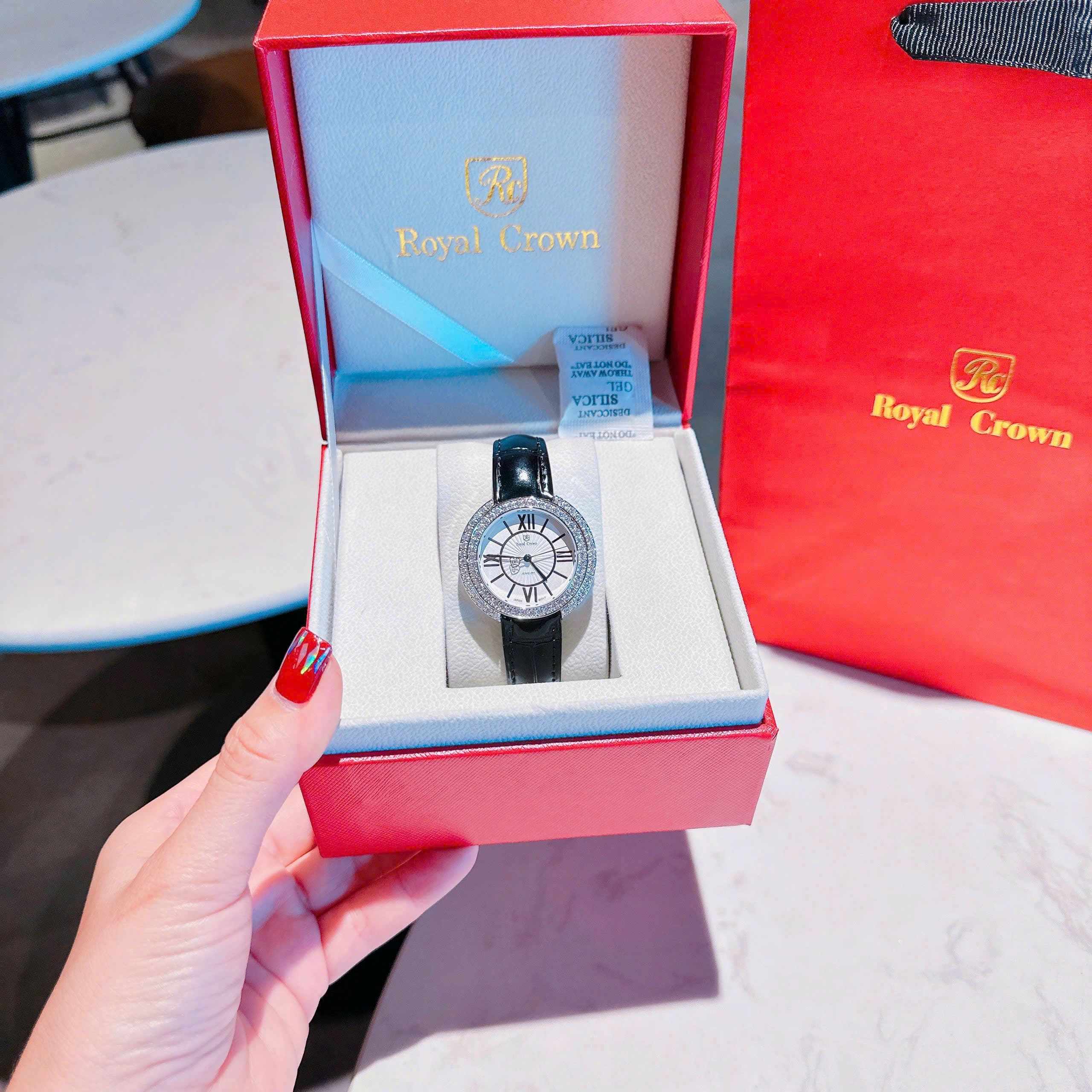 Đồng Hồ Royal Crown Mặt Số La Mã |Nữ Giới |Đính Đá |Dây Da Đen |Máy Pin (Quartz) |Size 35mm |donghogiatot.vn