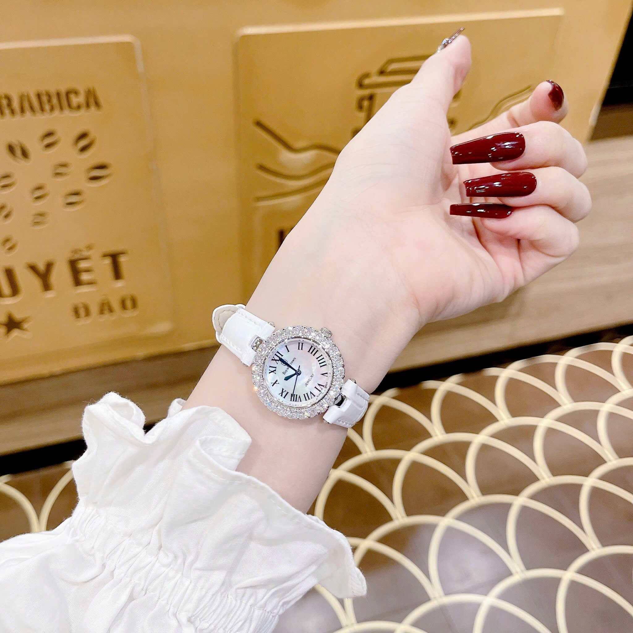 Đồng Hồ Royal Crown Mặt Số La Mã |Nữ Giới |Đính Đá |Dây Da Trắng |Máy Pin (Quartz) |Size 30mm |donghogiatot.vn