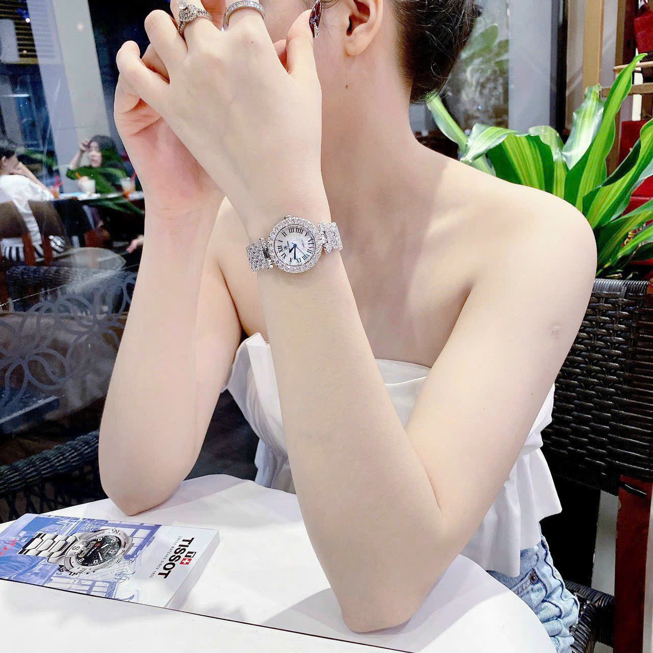 Đồng Hồ Royal Crown Mặt Số La Mã |Nữ Giới |Đính Đá |Dây Kim Loại Silver |Máy Pin (Quartz) |Size 30mm |donghogiatot.vn