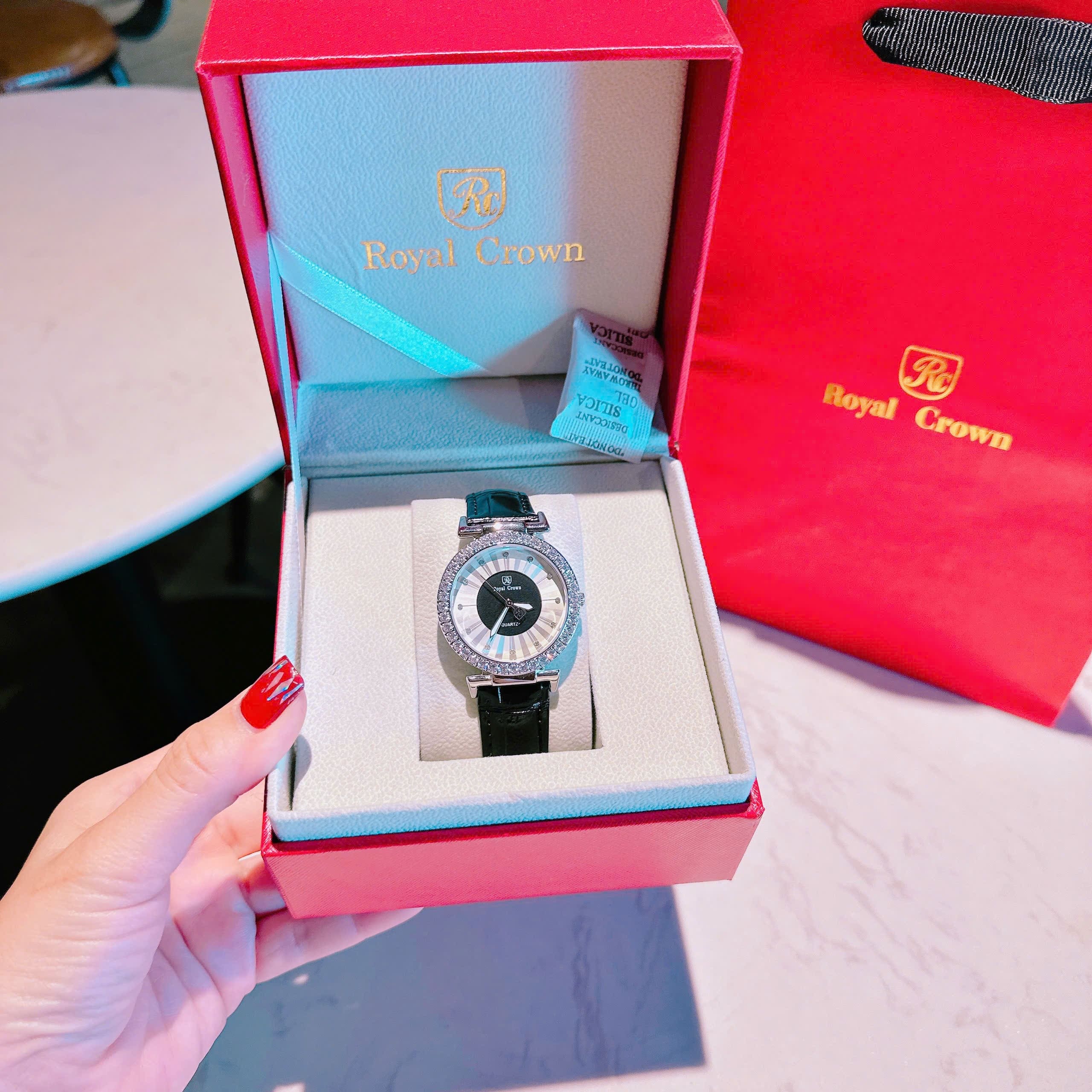 Đồng Hồ Royal Crown Mặt Tròn |Nữ Giới |Đính Đá |Dây Da Đen |Máy Pin (Quartz) |Size 35mm |donghogiatot.vn