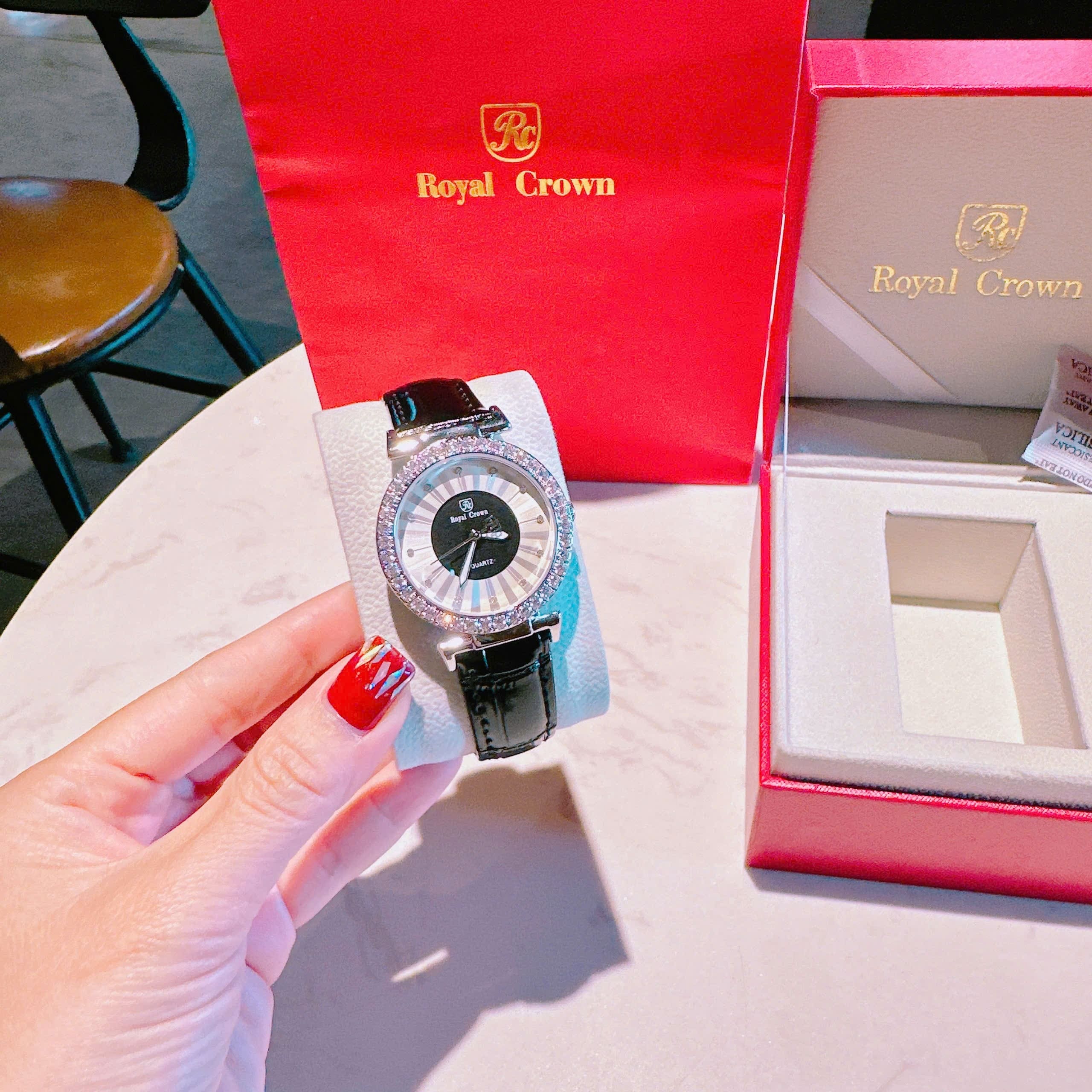 Đồng Hồ Royal Crown Mặt Tròn |Nữ Giới |Đính Đá |Dây Da Đen |Máy Pin (Quartz) |Size 35mm |donghogiatot.vn
