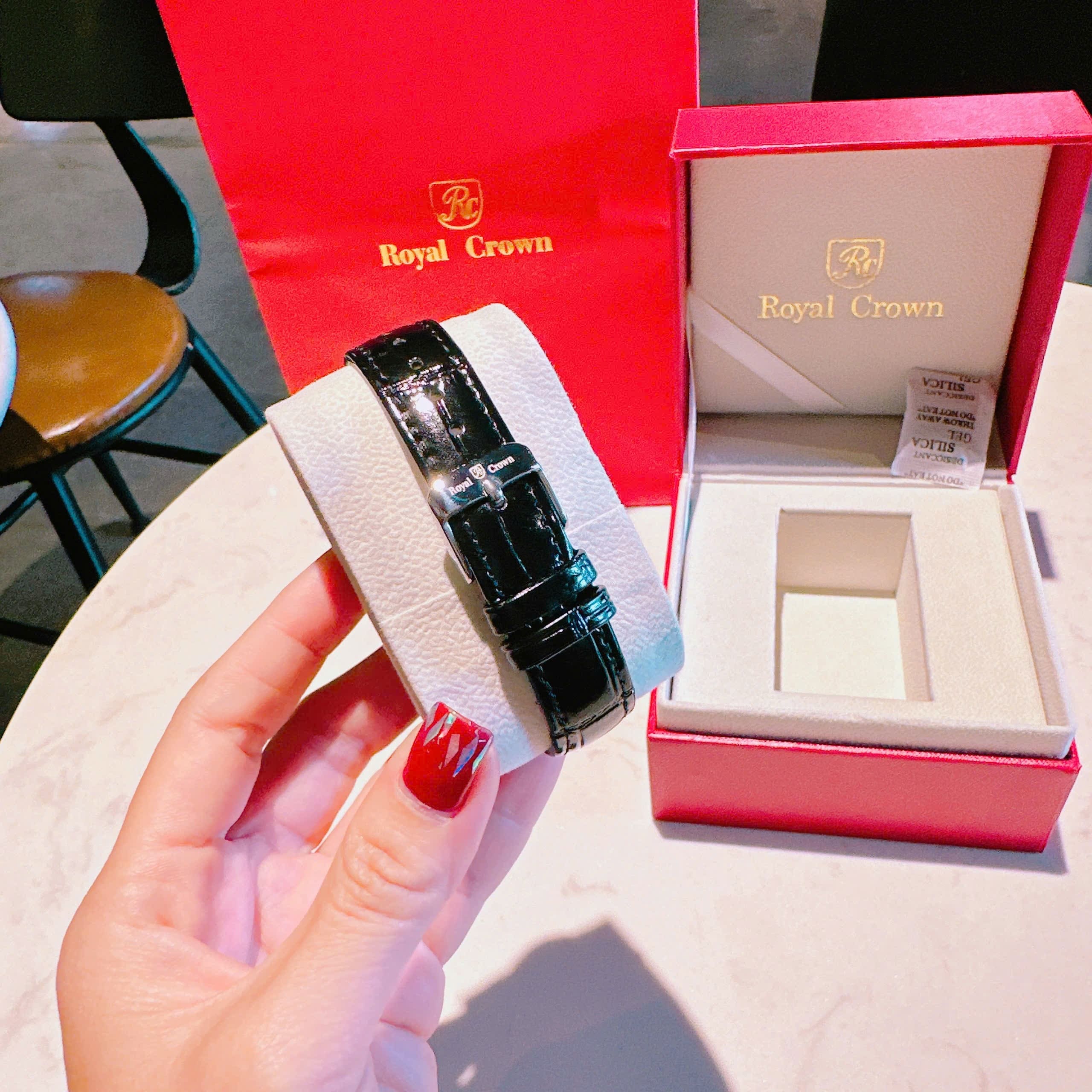 Đồng Hồ Royal Crown Mặt Tròn |Nữ Giới |Đính Đá |Dây Da Đen |Máy Pin (Quartz) |Size 35mm |donghogiatot.vn