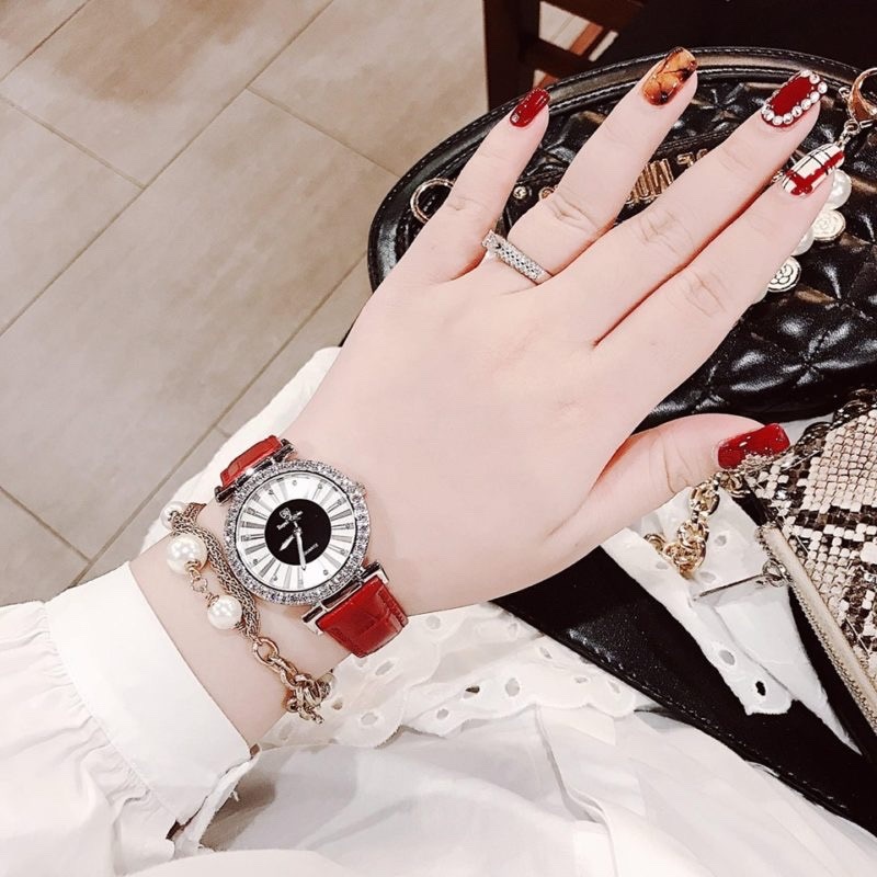 Đồng Hồ Royal Crown Mặt Tròn Đen |Nữ Giới |Đính Đá |Dây Da Đỏ |Máy Pin (Quartz) |Size 35mm |donghogiatot.vn