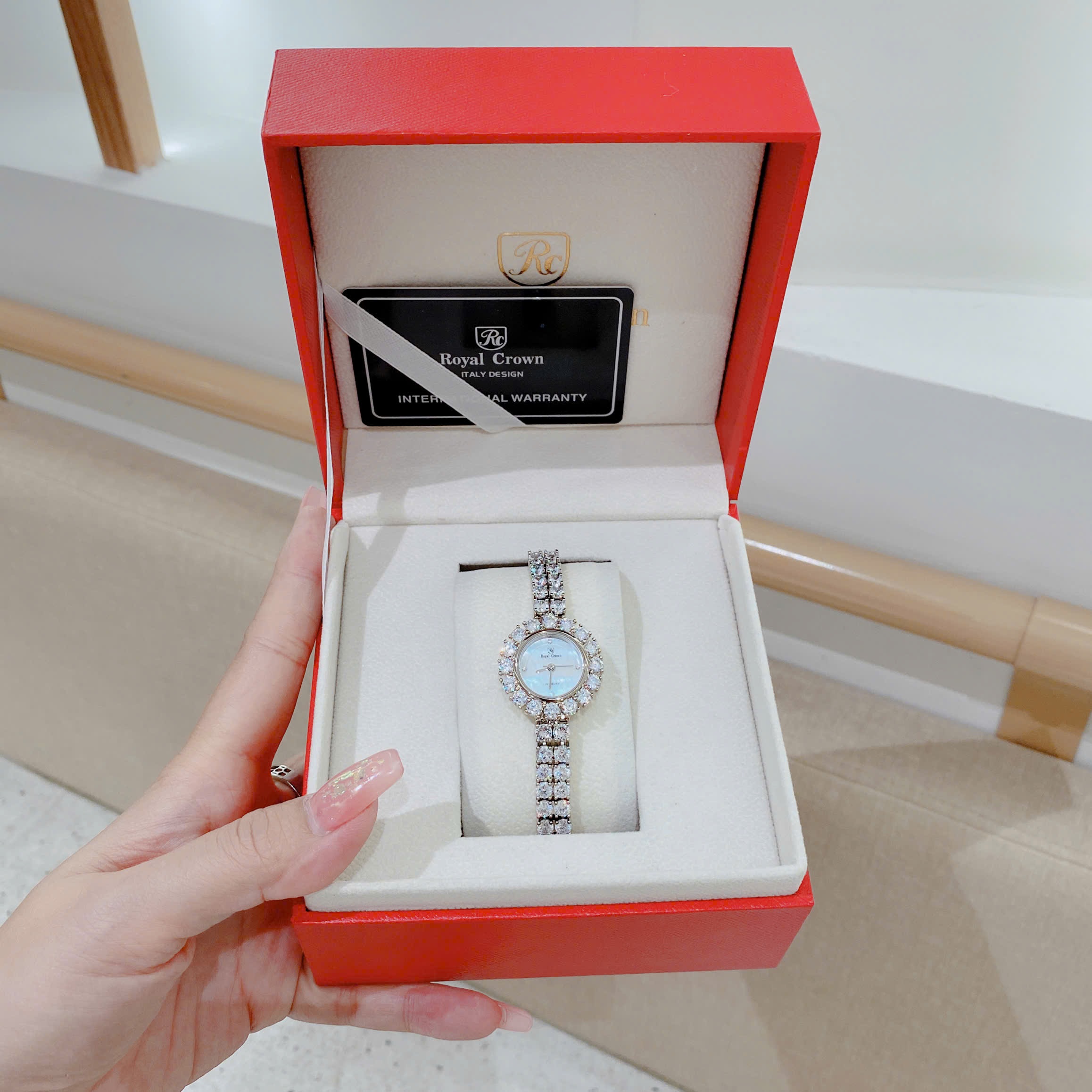 Đồng Hồ Royal Crown Mặt Xà Cừ |Nữ Giới |Silver |Dây Kim Loại Đính Đá |Máy Pin (Quartz) |Size 24mm |donghogiatot.vn