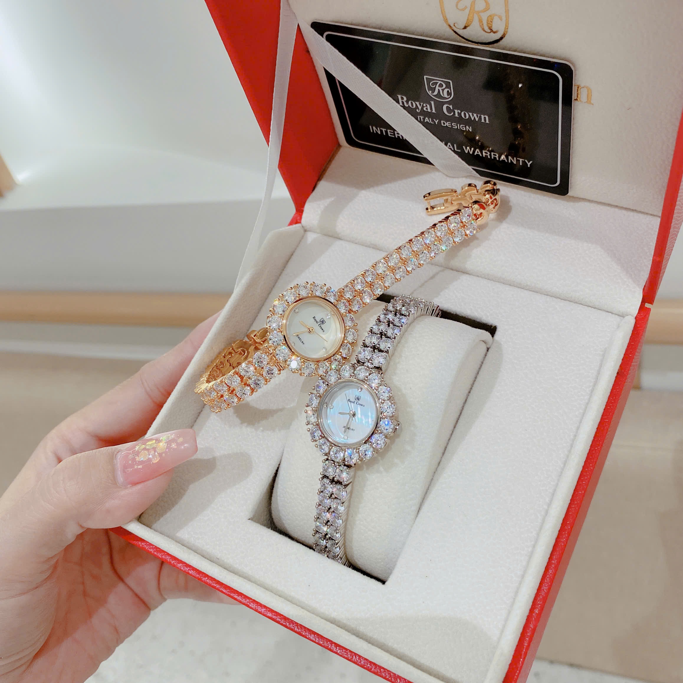 Đồng Hồ Royal Crown Mặt Xà Cừ |Nữ Giới |Silver |Dây Kim Loại Đính Đá |Máy Pin (Quartz) |Size 24mm |donghogiatot.vn