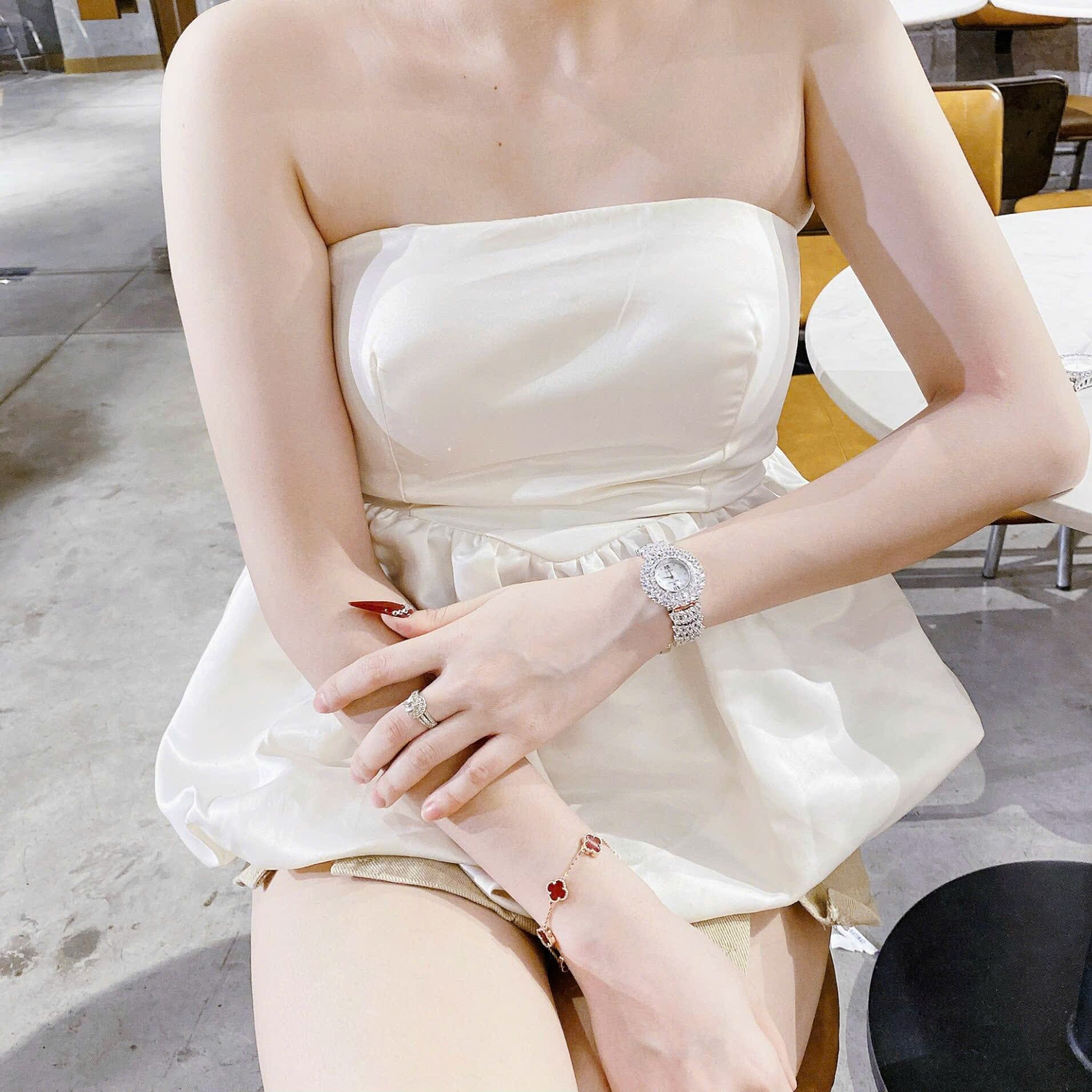 Đồng Hồ Royal Crown Mặt Tròn Trắng |Nữ Giới |Đính Đá |Vòng Tay Silver |Máy Pin (Quartz) |Size 34mm |donghogiatot.vn