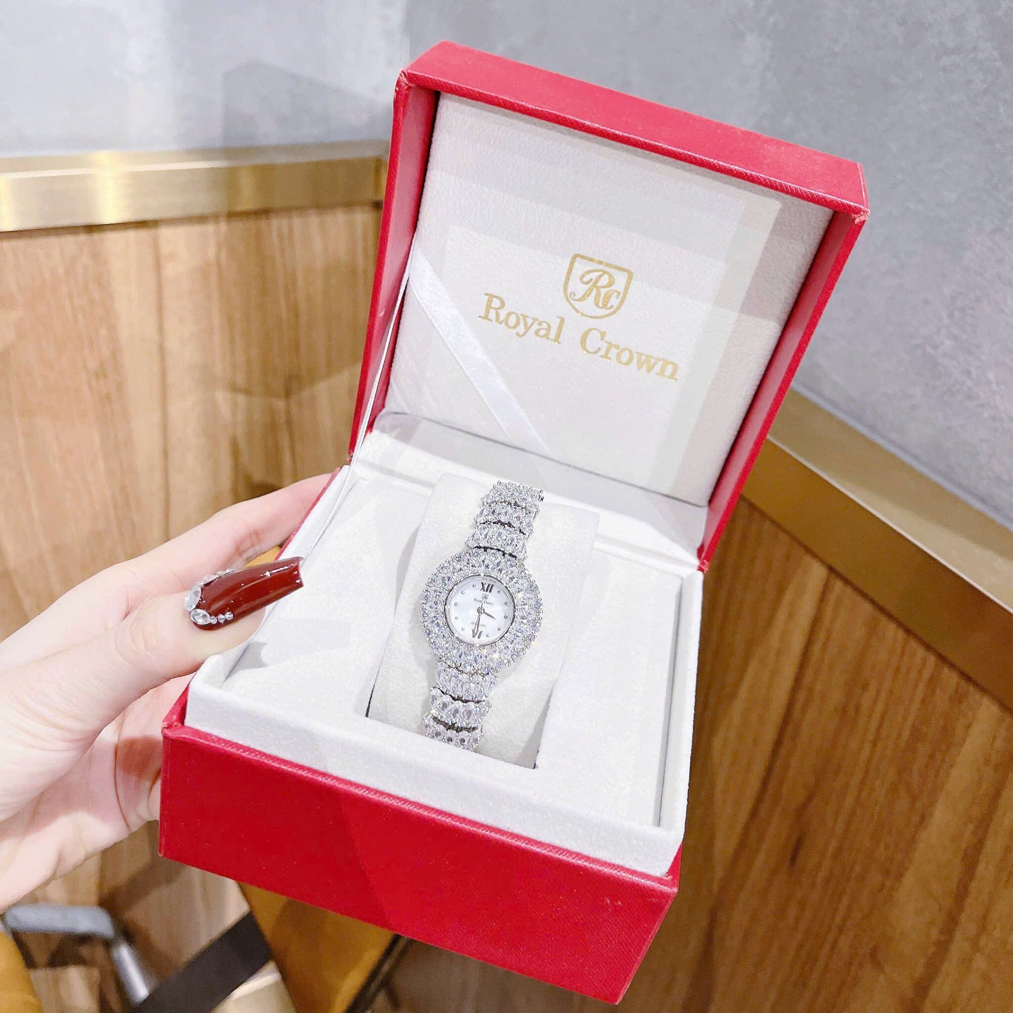 Đồng Hồ Royal Crown Mặt Tròn Trắng |Nữ Giới |Đính Đá |Vòng Tay Silver |Máy Pin (Quartz) |Size 34mm |donghogiatot.vn