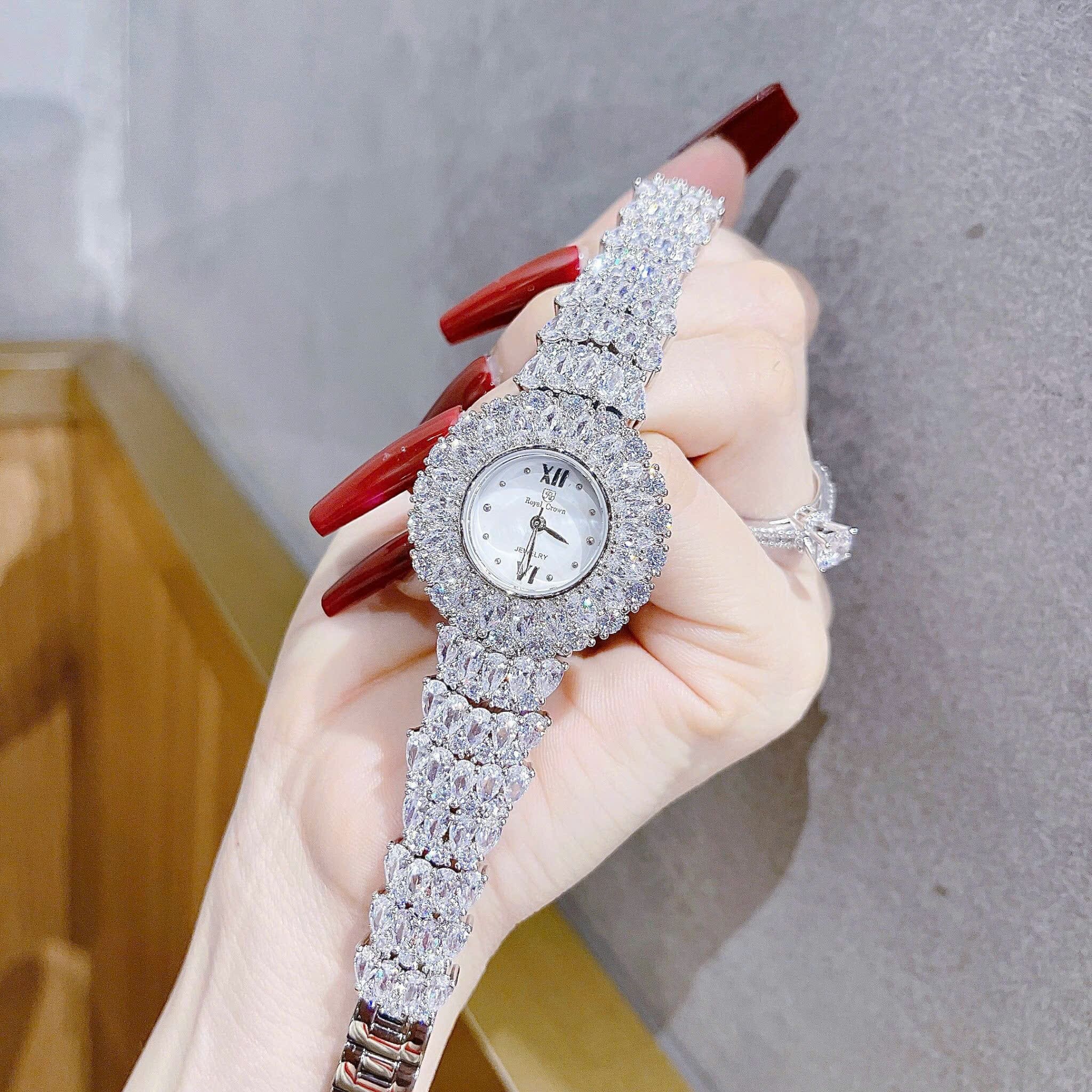 Đồng Hồ Royal Crown Mặt Tròn Trắng |Nữ Giới |Đính Đá |Vòng Tay Silver |Máy Pin (Quartz) |Size 34mm |donghogiatot.vn
