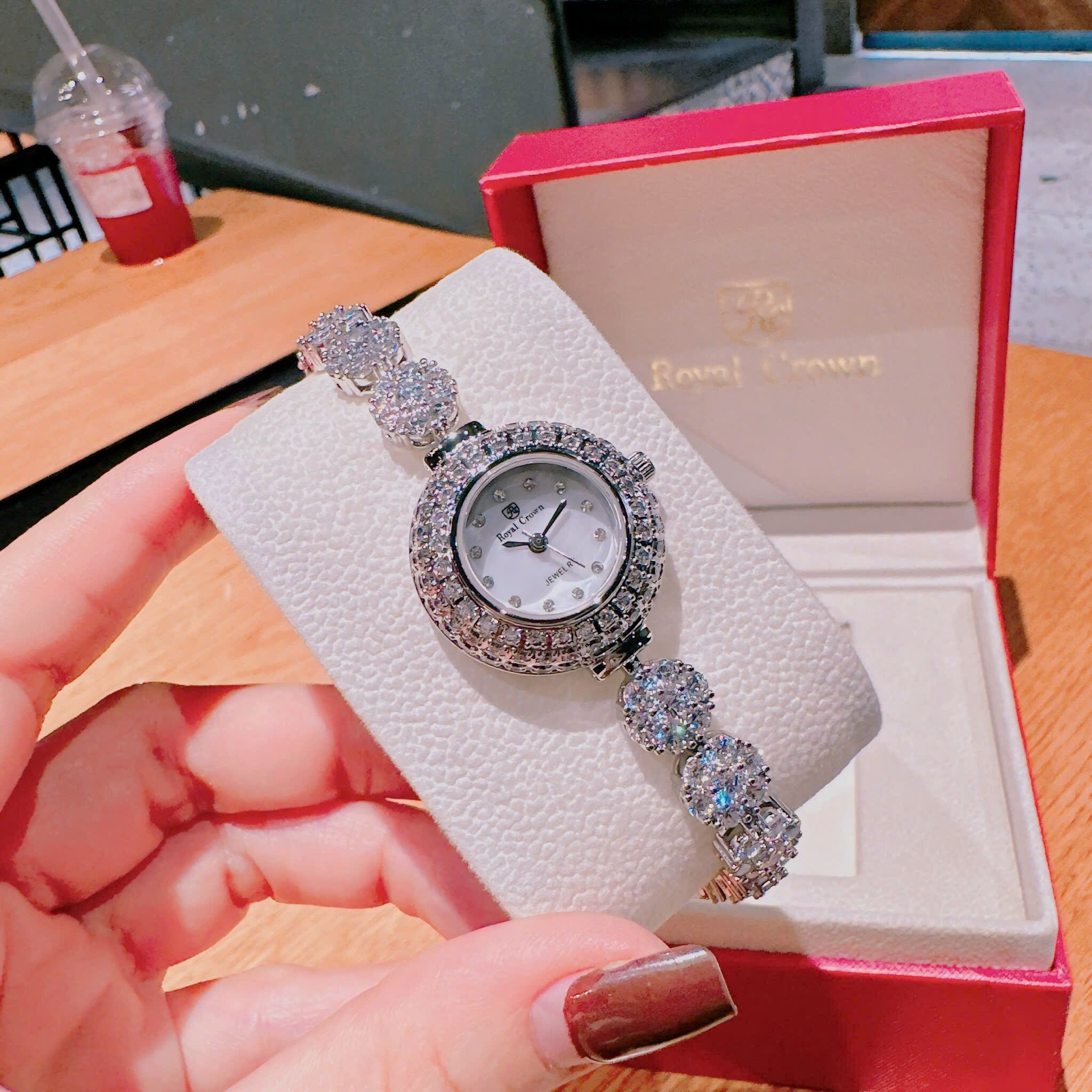 Đồng Hồ Royal Crown Mặt Tròn |Nữ Giới |Silver |Dây Đính Đá Hoa Mai |Máy Pin (Quartz) |Size 28mm |donghogiatot.vn