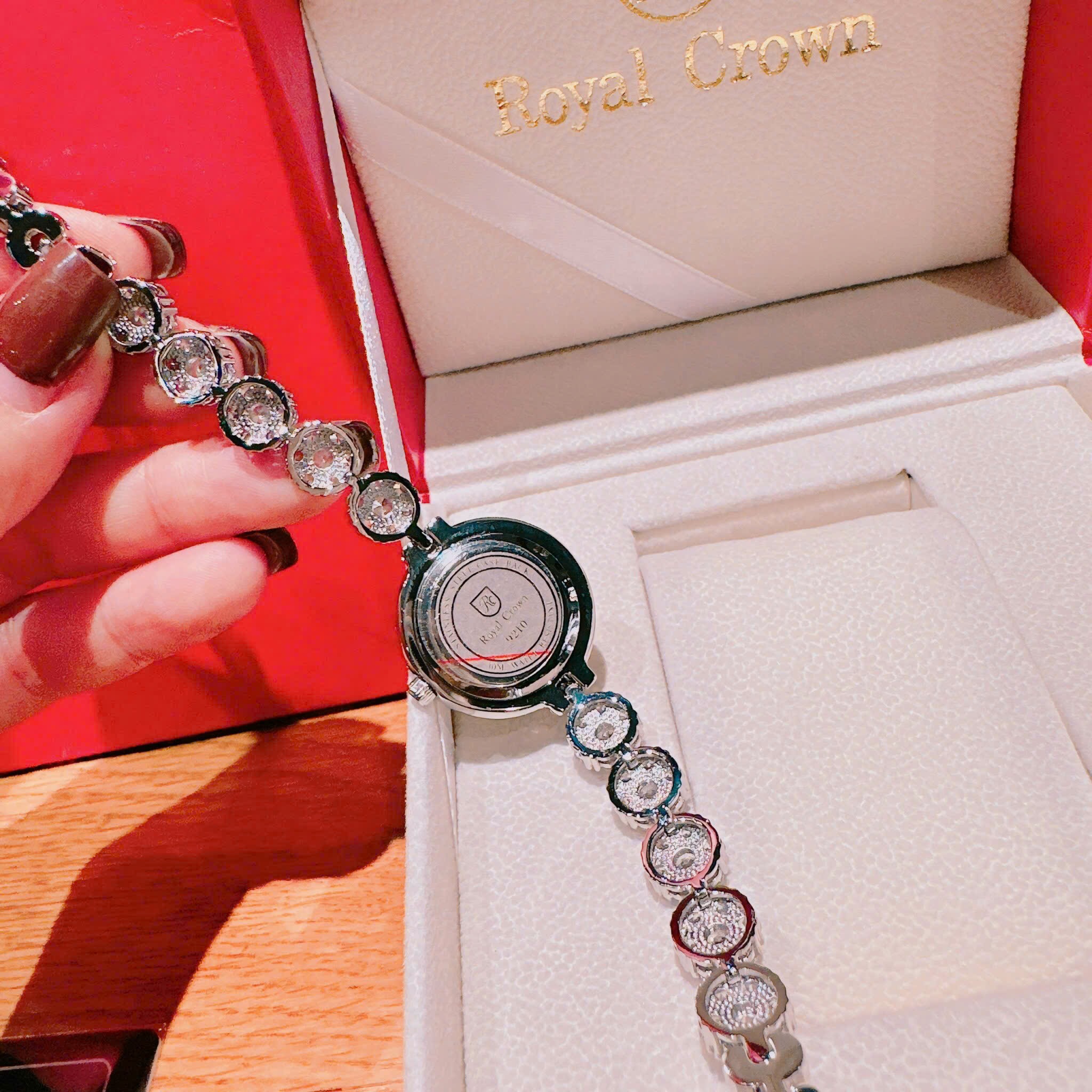 Đồng Hồ Royal Crown Mặt Tròn |Nữ Giới |Silver |Dây Đính Đá Hoa Mai |Máy Pin (Quartz) |Size 28mm |donghogiatot.vn