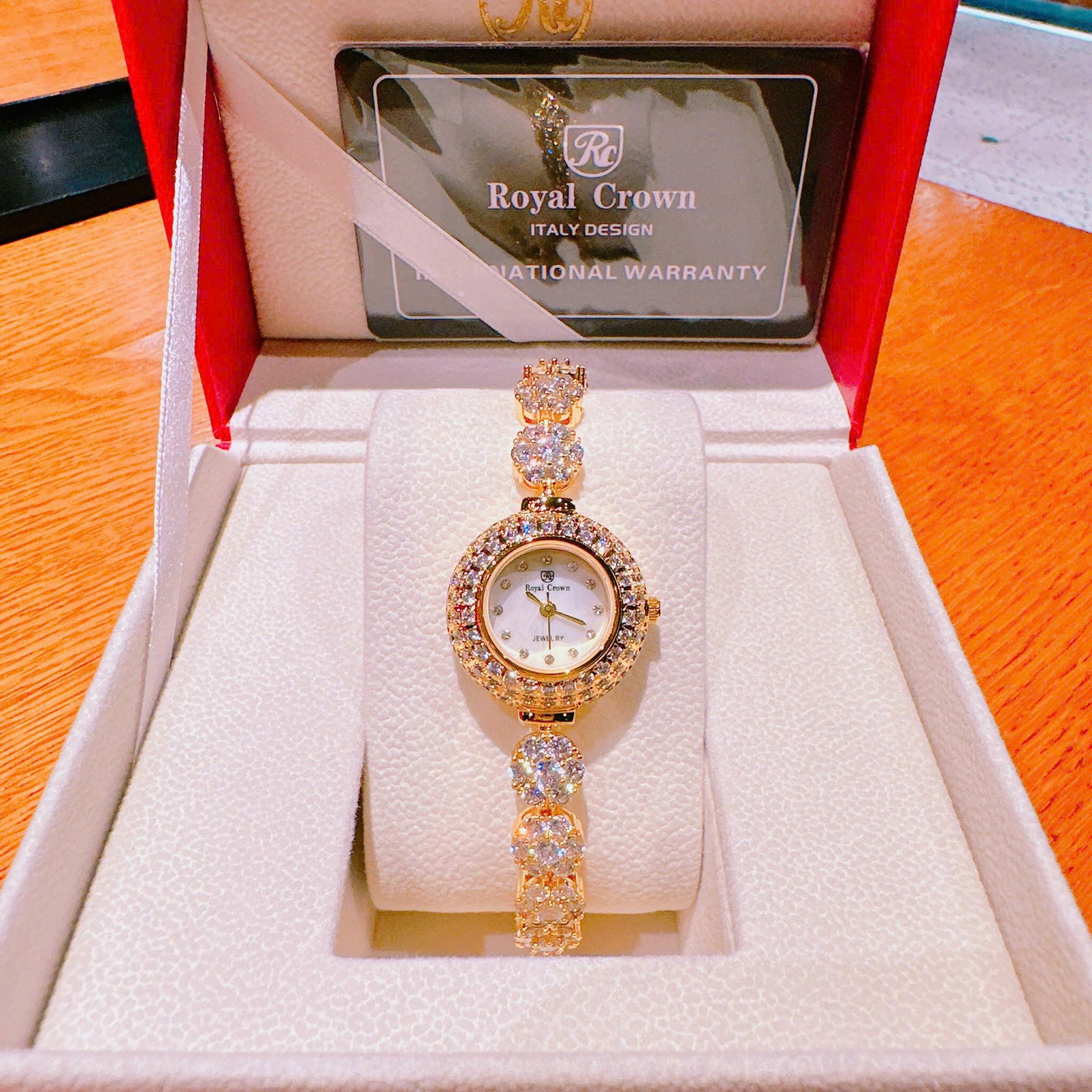 Đồng Hồ Royal Crown Mặt Tròn |Nữ Giới |Vàng Gold |Dây Đính Đá Hoa Mai |Máy Pin (Quartz) |Size 28mm |donghogiatot.vn