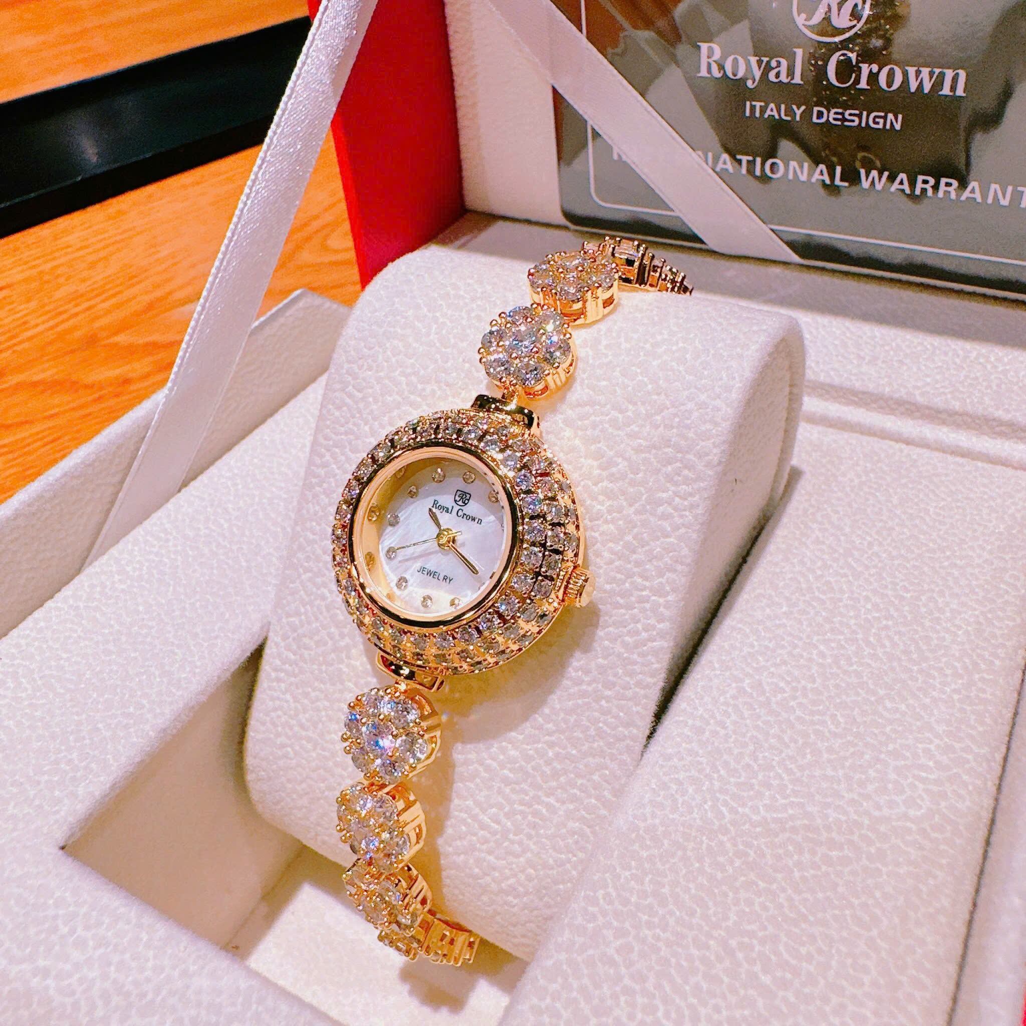 Đồng Hồ Royal Crown Mặt Tròn |Nữ Giới |Vàng Gold |Dây Đính Đá Hoa Mai |Máy Pin (Quartz) |Size 28mm |donghogiatot.vn