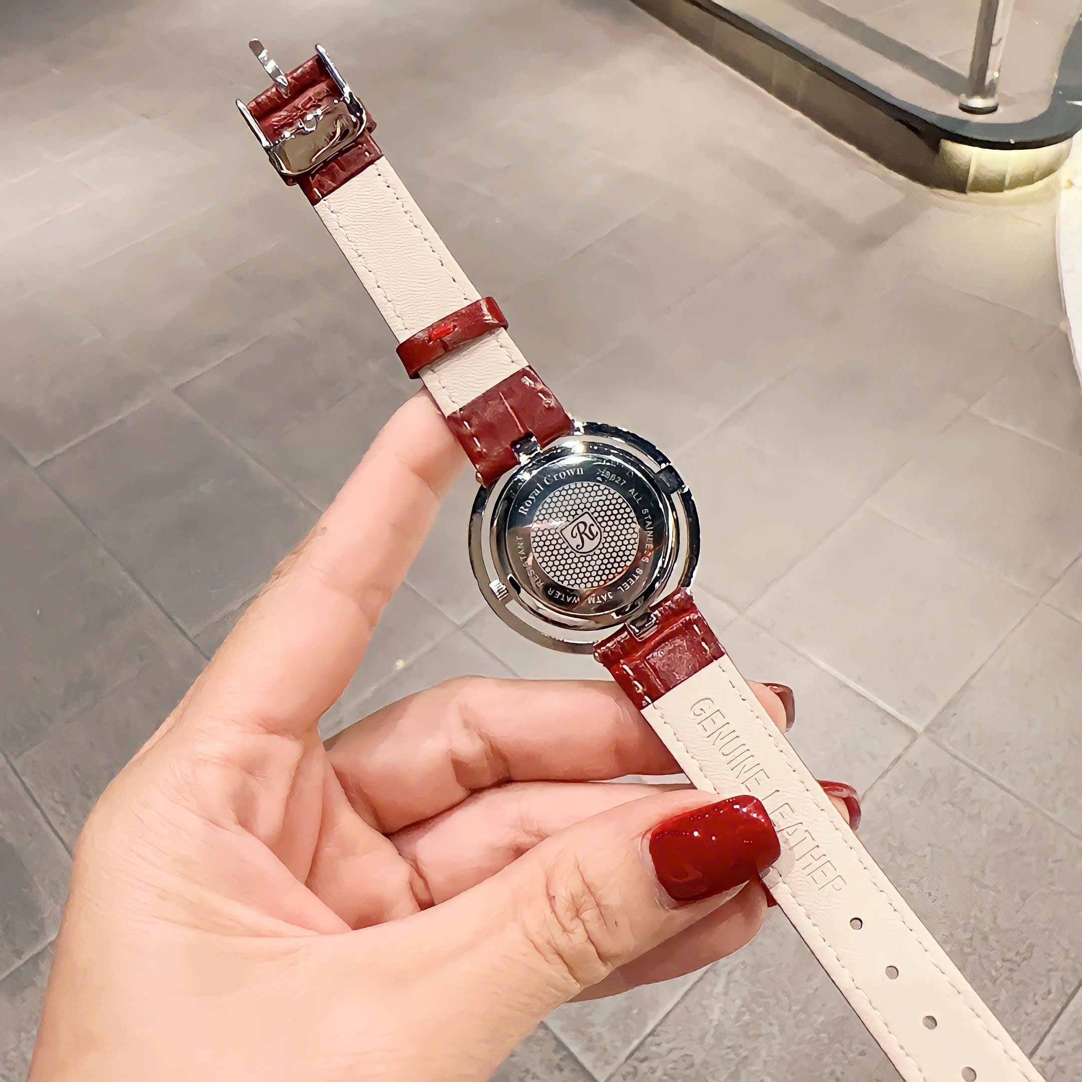 Đồng Hồ Royal Crown Mặt Xà Cừ Trắng |Nữ Giới |Đính Đá |Dây Da Đỏ Mận |Máy Pin (Quartz) |Size 36mm |donghogiatot.vn