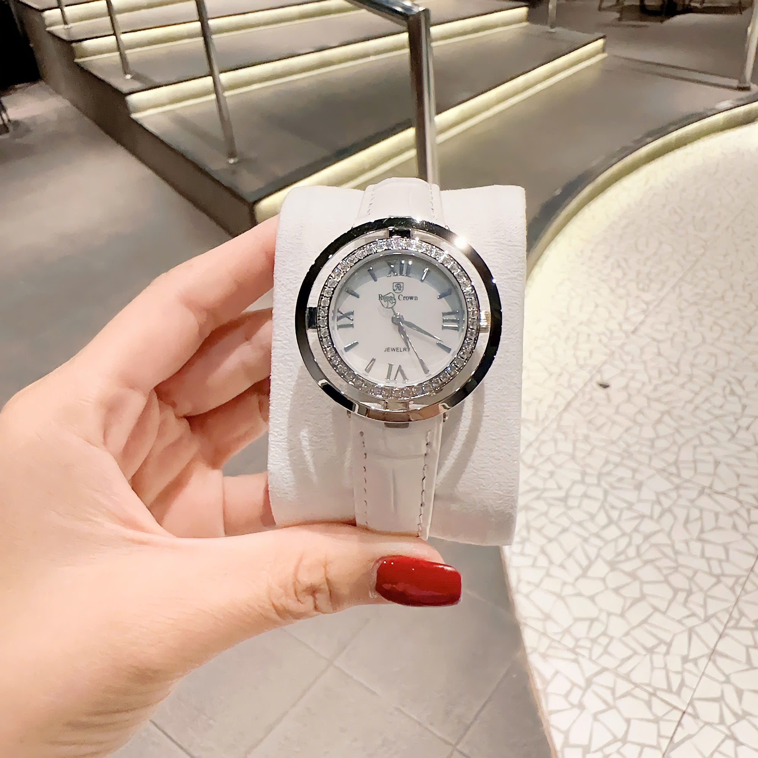 Đồng Hồ Royal Crown Mặt Xà Cừ Trắng |Nữ Giới |Đính Đá |Dây Da Trắng |Máy Pin (Quartz) |Size 36mm |donghogiatot.vn