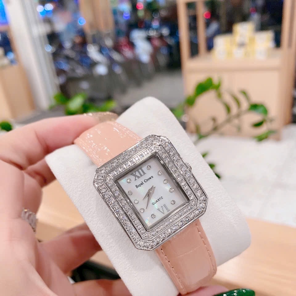 Đồng Hồ Royal Crown Mặt Vuông |Nữ Giới |Đính Đá |Dây Da Hồng |Máy Pin (Quartz) |Size 34mm |donghogiatot.vn