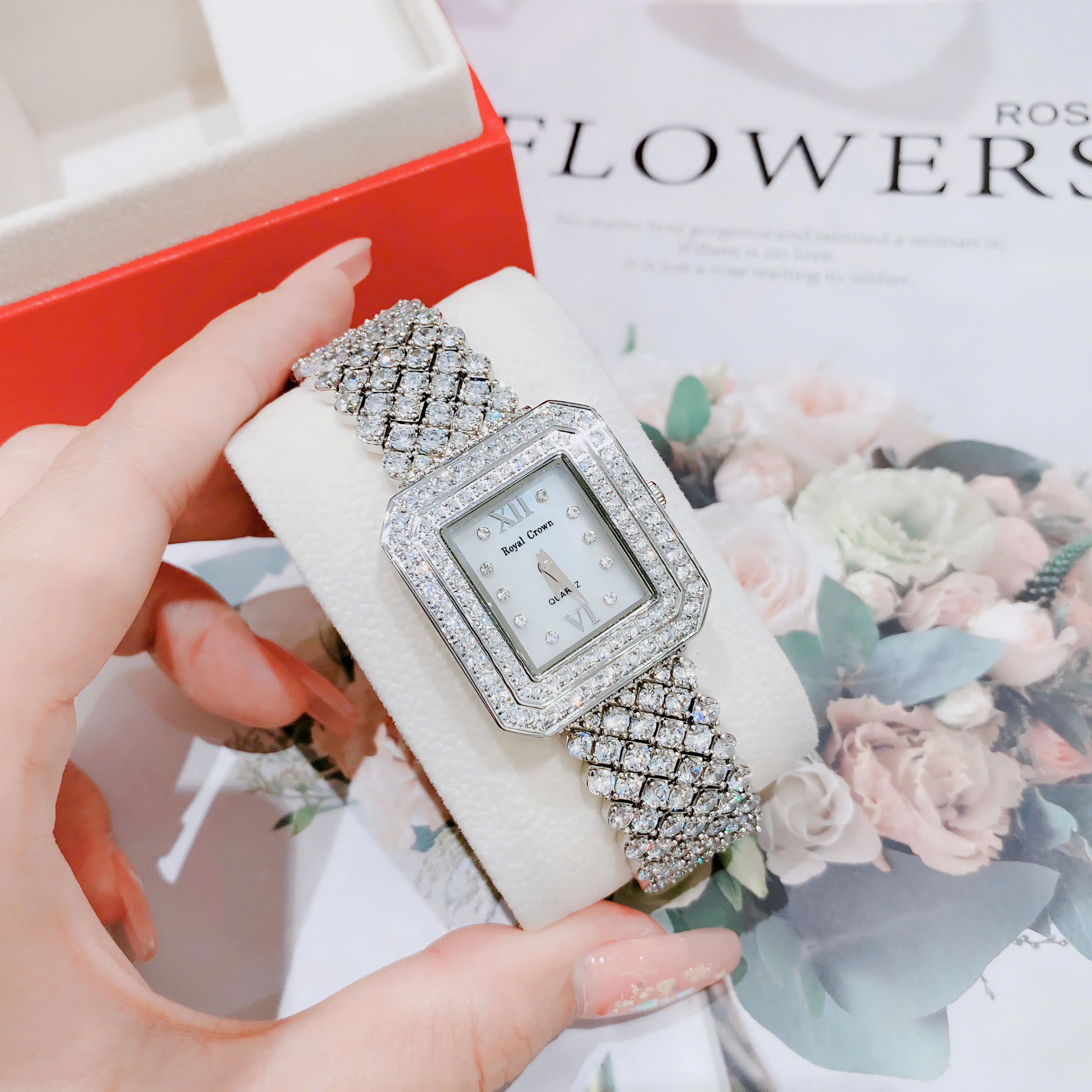 Đồng Hồ Royal Crown Mặt Vuông |Nữ Giới |Đính Đá |Dây Kim Loại Trắng Silver |Máy Pin (Quartz) |Size 34mm |donghogiatot.vn