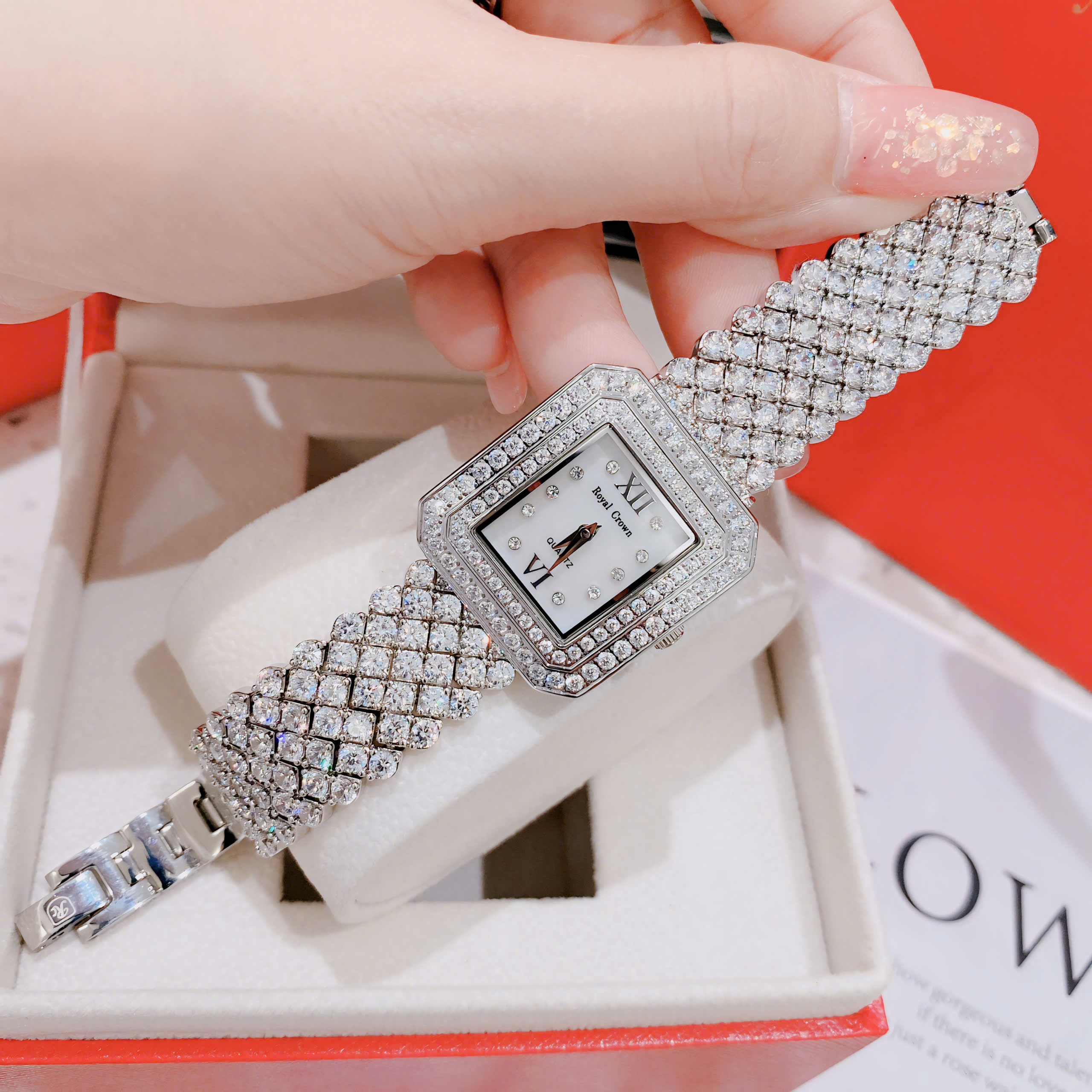 Đồng Hồ Royal Crown Mặt Vuông |Nữ Giới |Đính Đá |Dây Kim Loại Trắng Silver |Máy Pin (Quartz) |Size 34mm |donghogiatot.vn