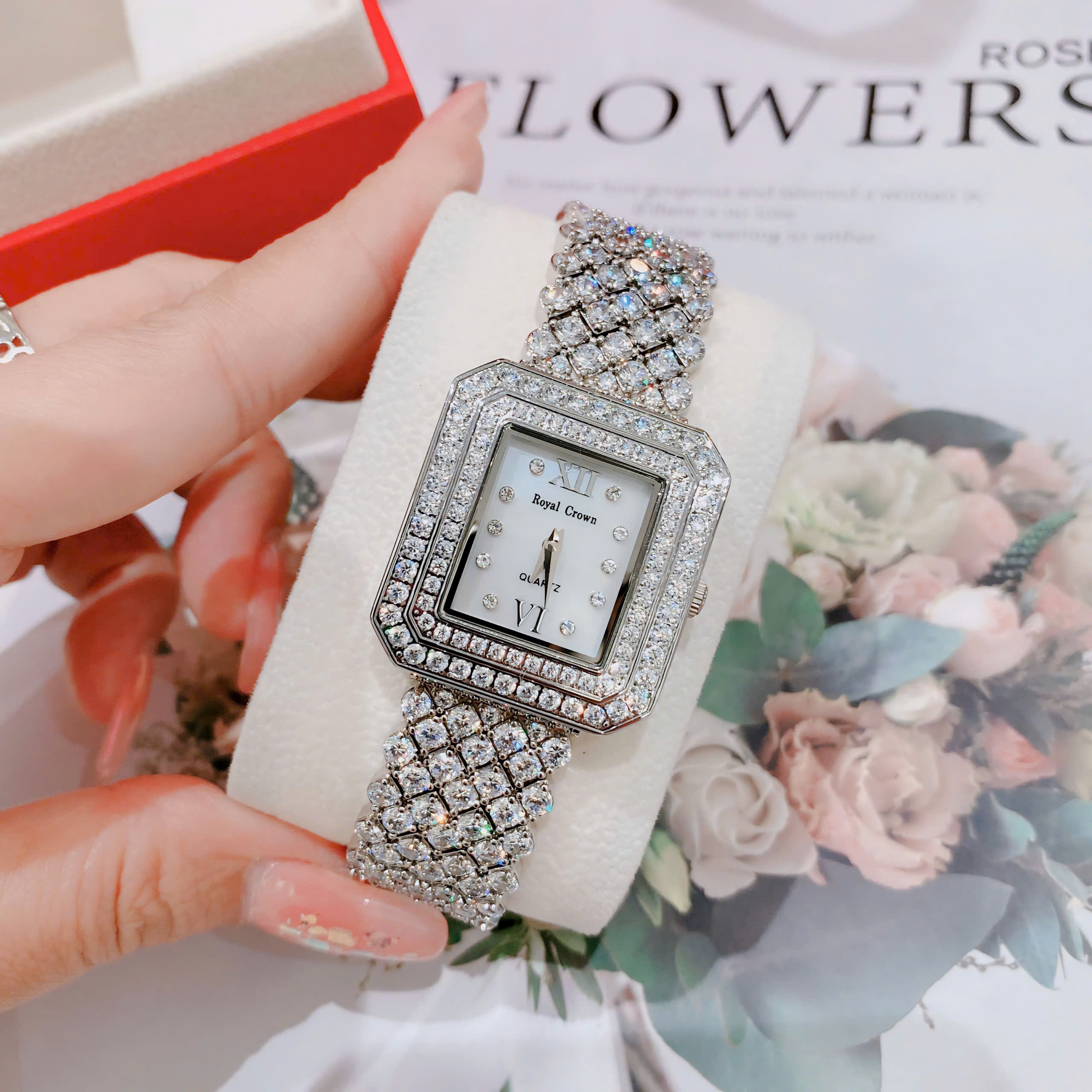 Đồng Hồ Royal Crown Mặt Vuông |Nữ Giới |Đính Đá |Dây Kim Loại Trắng Silver |Máy Pin (Quartz) |Size 34mm |donghogiatot.vn