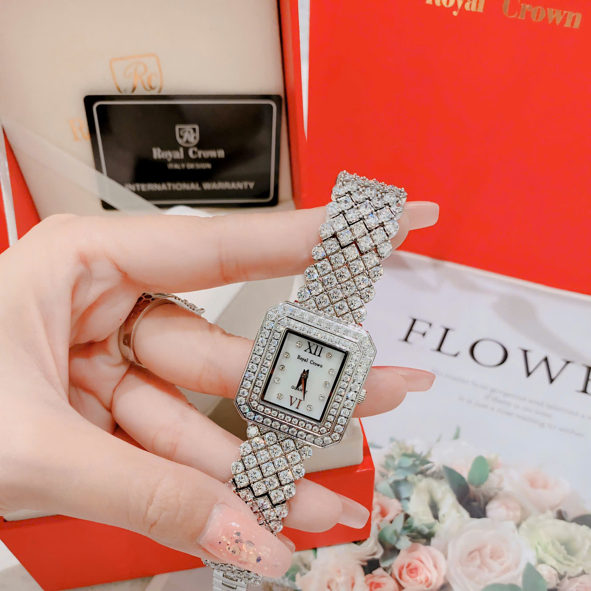 Đồng Hồ Royal Crown Mặt Vuông |Nữ Giới |Đính Đá |Dây Kim Loại Trắng Silver |Máy Pin (Quartz) |Size 34mm |donghogiatot.vn