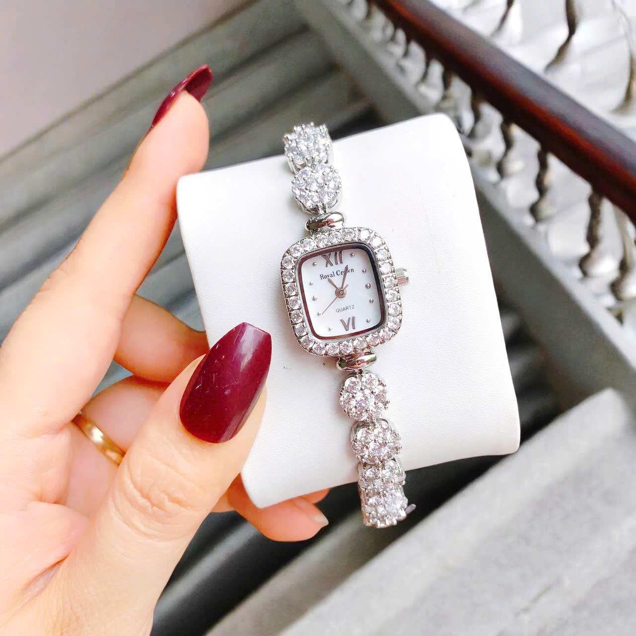 Đồng Hồ Royal Crown Mặt Vuông |Nữ Giới |Silver |Lắc Tay Đính Đá |Máy Pin (Quartz) |Size 24mm |donghogiatot.vn