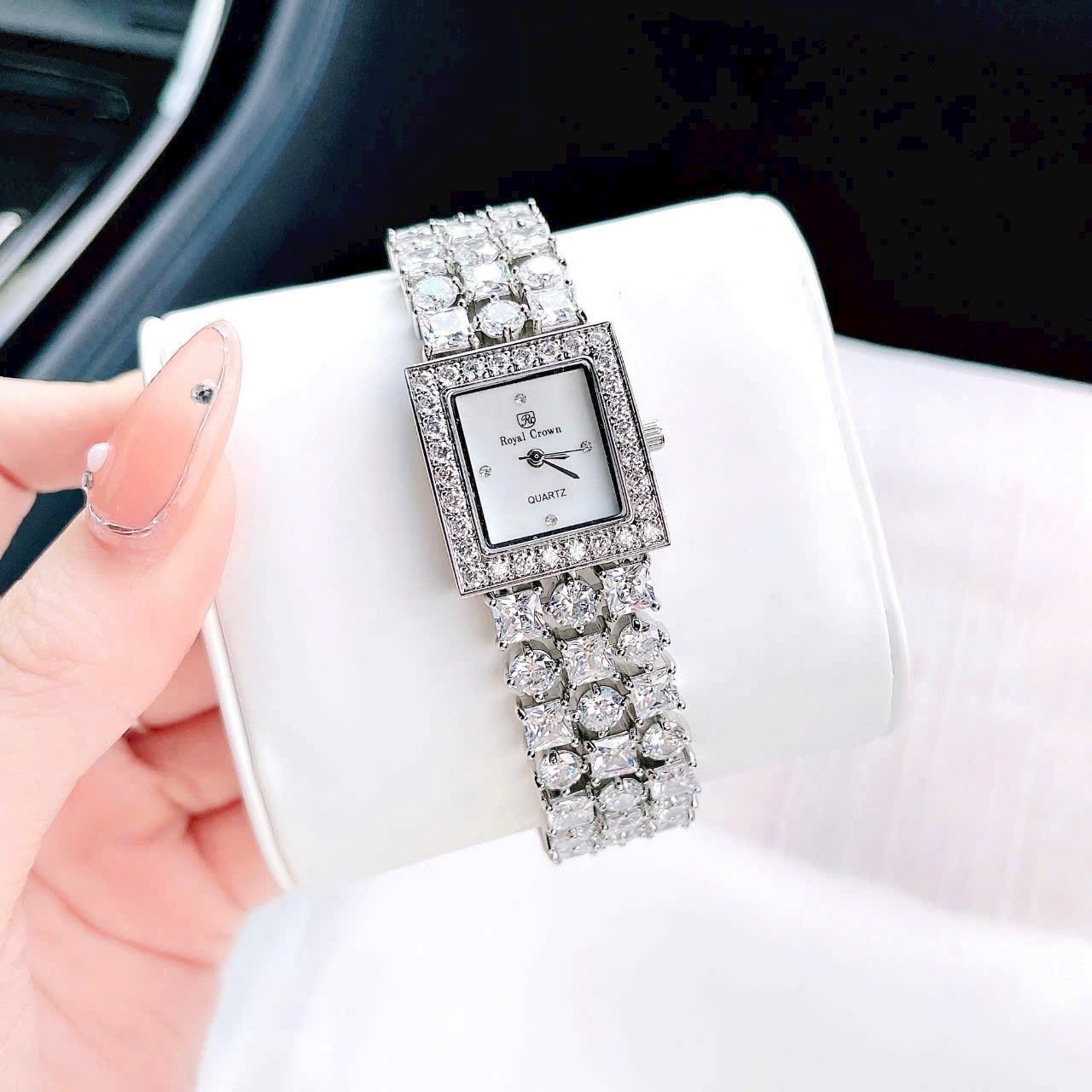 Đồng Hồ Royal Crown Mặt Vuông |Nữ Giới |Trắng |Vòng Tay Đính Đá Silver |Máy Pin (Quartz) |Size 30mm |donghogiatot.vn