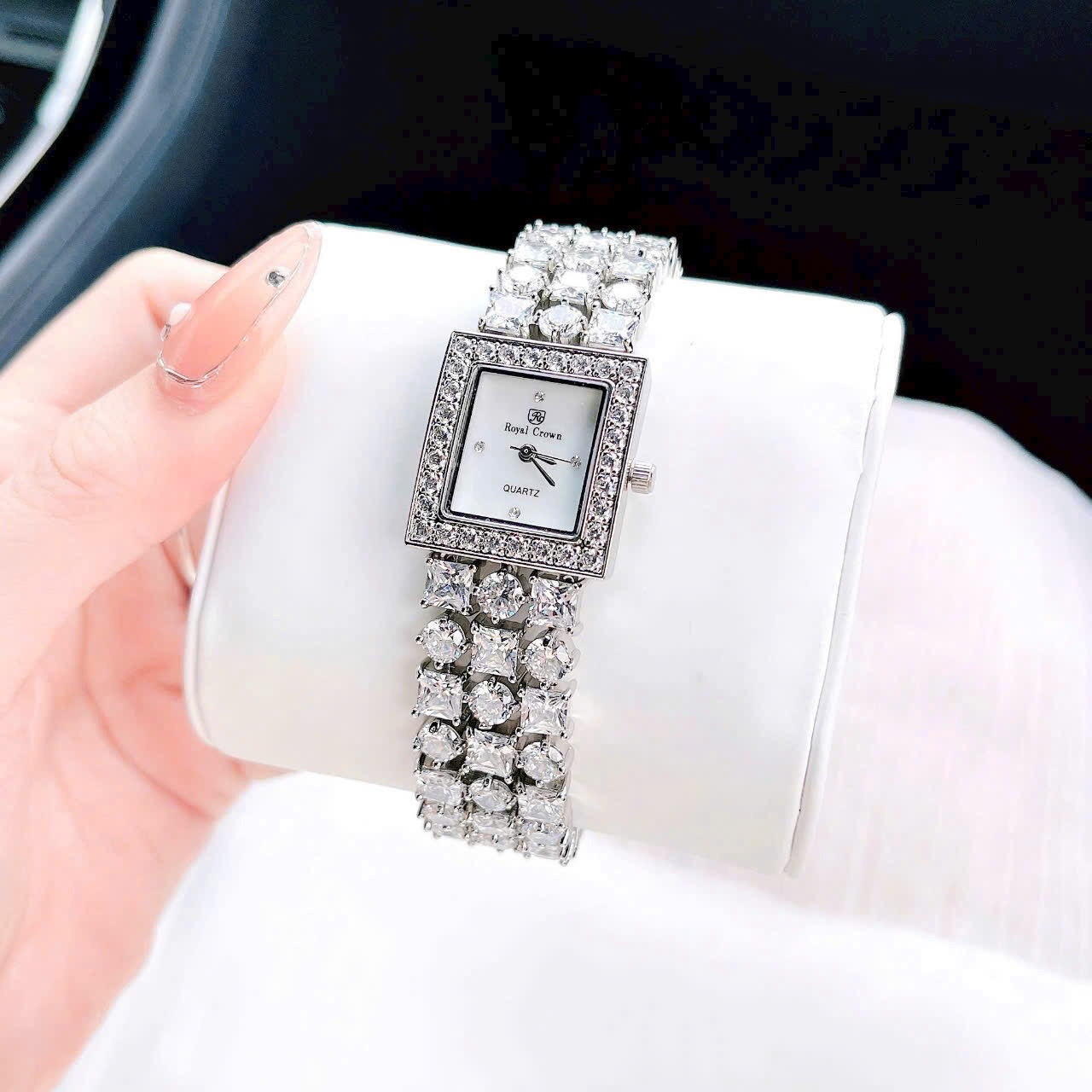 Đồng Hồ Royal Crown Mặt Vuông |Nữ Giới |Trắng |Vòng Tay Đính Đá Silver |Máy Pin (Quartz) |Size 30mm |donghogiatot.vn