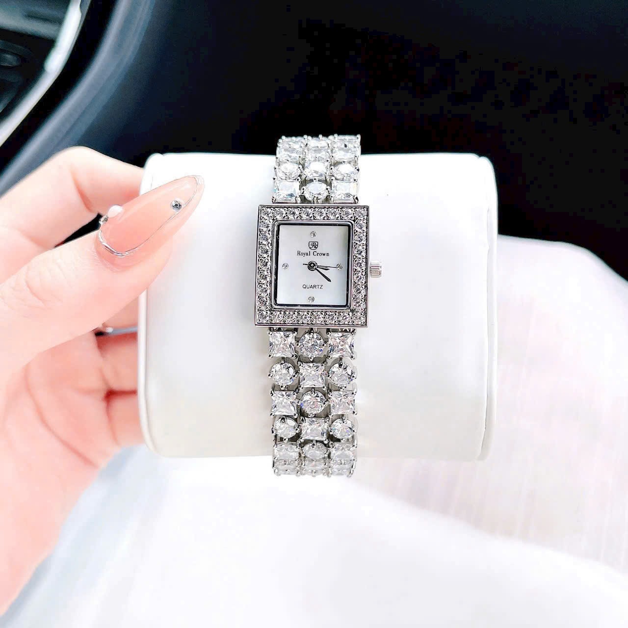 Đồng Hồ Royal Crown Mặt Vuông |Nữ Giới |Trắng |Vòng Tay Đính Đá Silver |Máy Pin (Quartz) |Size 30mm |donghogiatot.vn