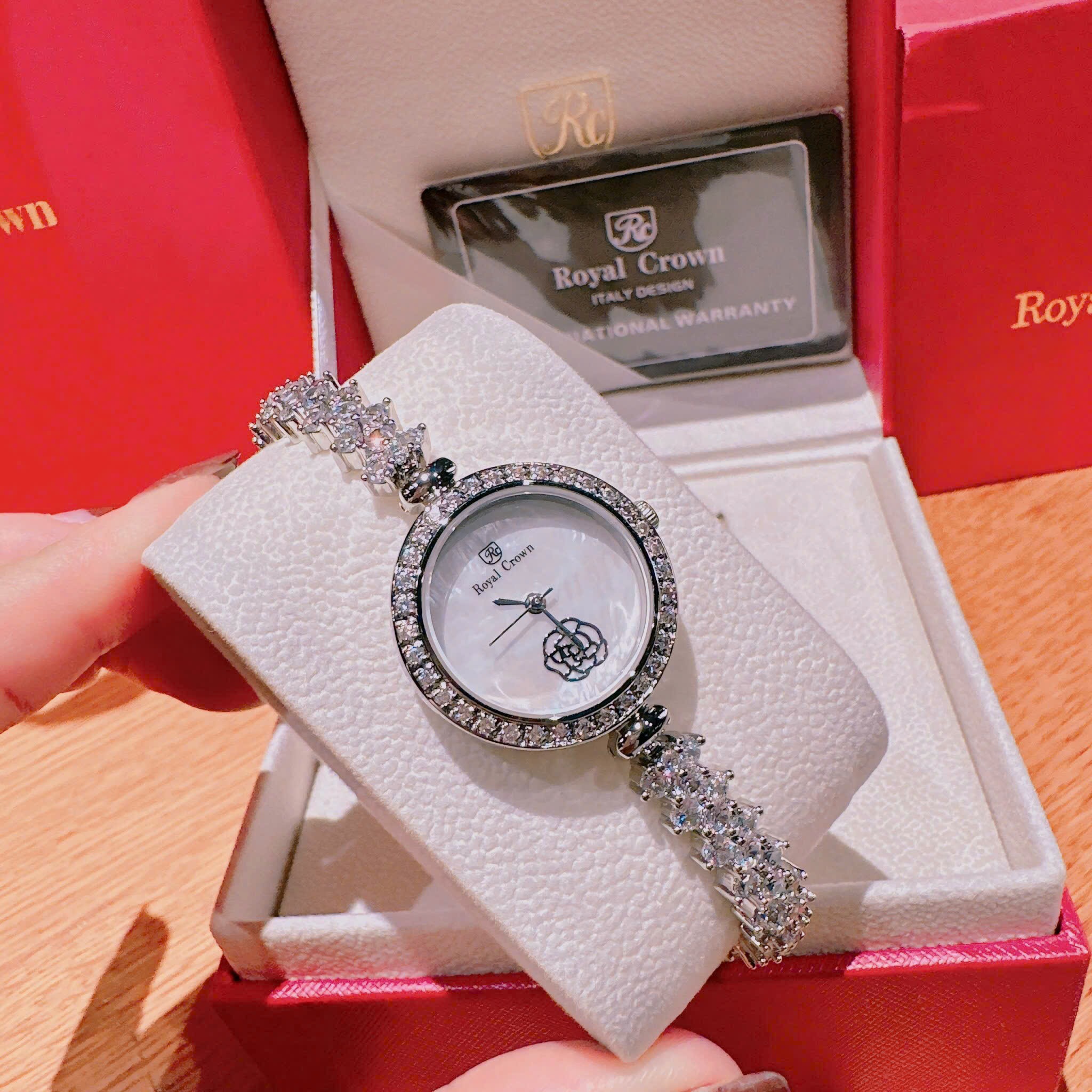 Đồng Hồ Royal Crown Mặt Xà Cừ |Nữ Giới |Đính Hoa |Lắc Tay Trắng Silver |Máy Pin (Quartz) |Size 30mm |donghogiatot.vn