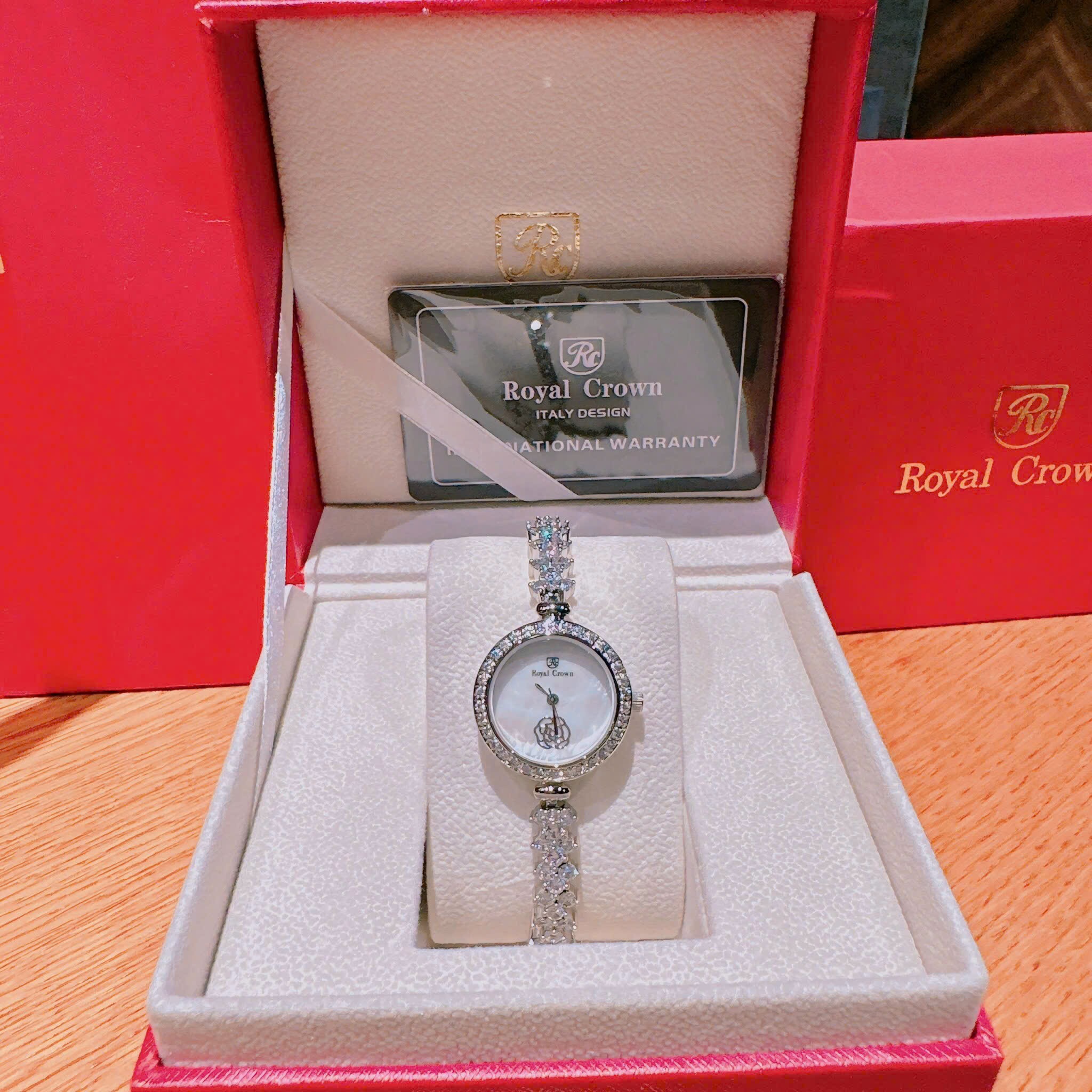 Đồng Hồ Royal Crown Mặt Xà Cừ |Nữ Giới |Đính Hoa |Lắc Tay Trắng Silver |Máy Pin (Quartz) |Size 30mm |donghogiatot.vn