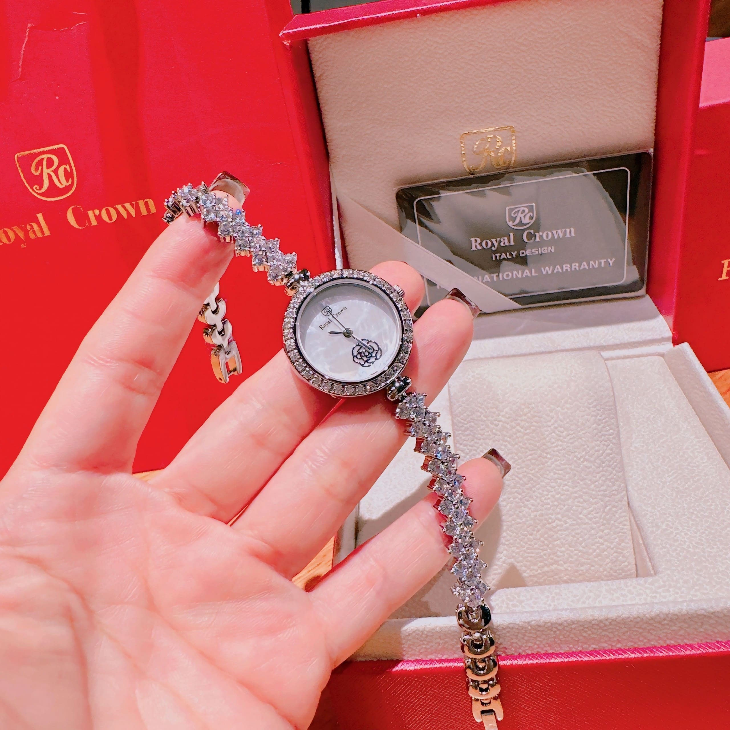 Đồng Hồ Royal Crown Mặt Xà Cừ |Nữ Giới |Đính Hoa |Lắc Tay Trắng Silver |Máy Pin (Quartz) |Size 30mm |donghogiatot.vn