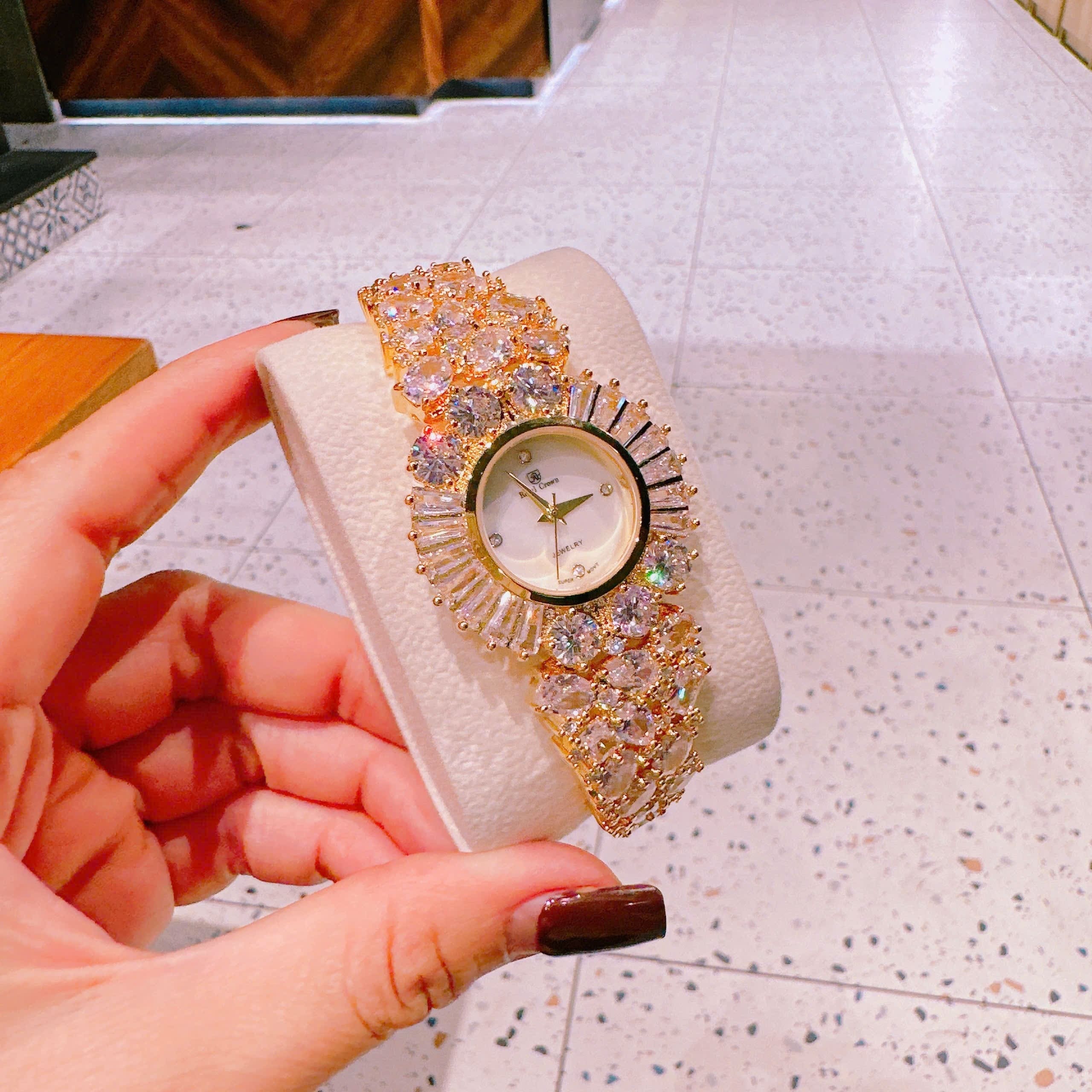 Đồng Hồ Royal Crown Mặt Xà Cừ |Nữ Giới |Đính Pha Lê |Lắc Tay Vàng Gold |Máy Pin (Quartz) |Size 34mm |donghogiatot.vn