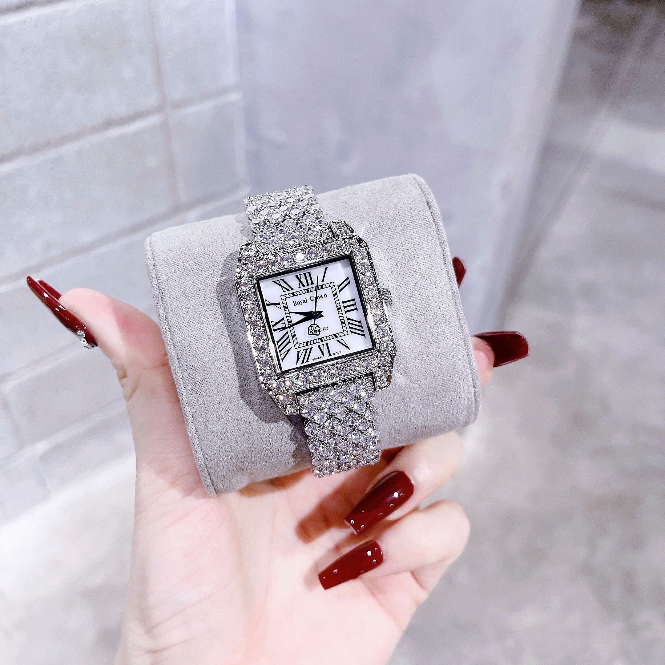 Đồng Hồ Royal Crown Số La Mã |Nữ Giới |Mặt Vuông |Dây Kim Loại Đính Đá |Máy Pin (Quartz) |Size 32mm |donghogiatot.vn