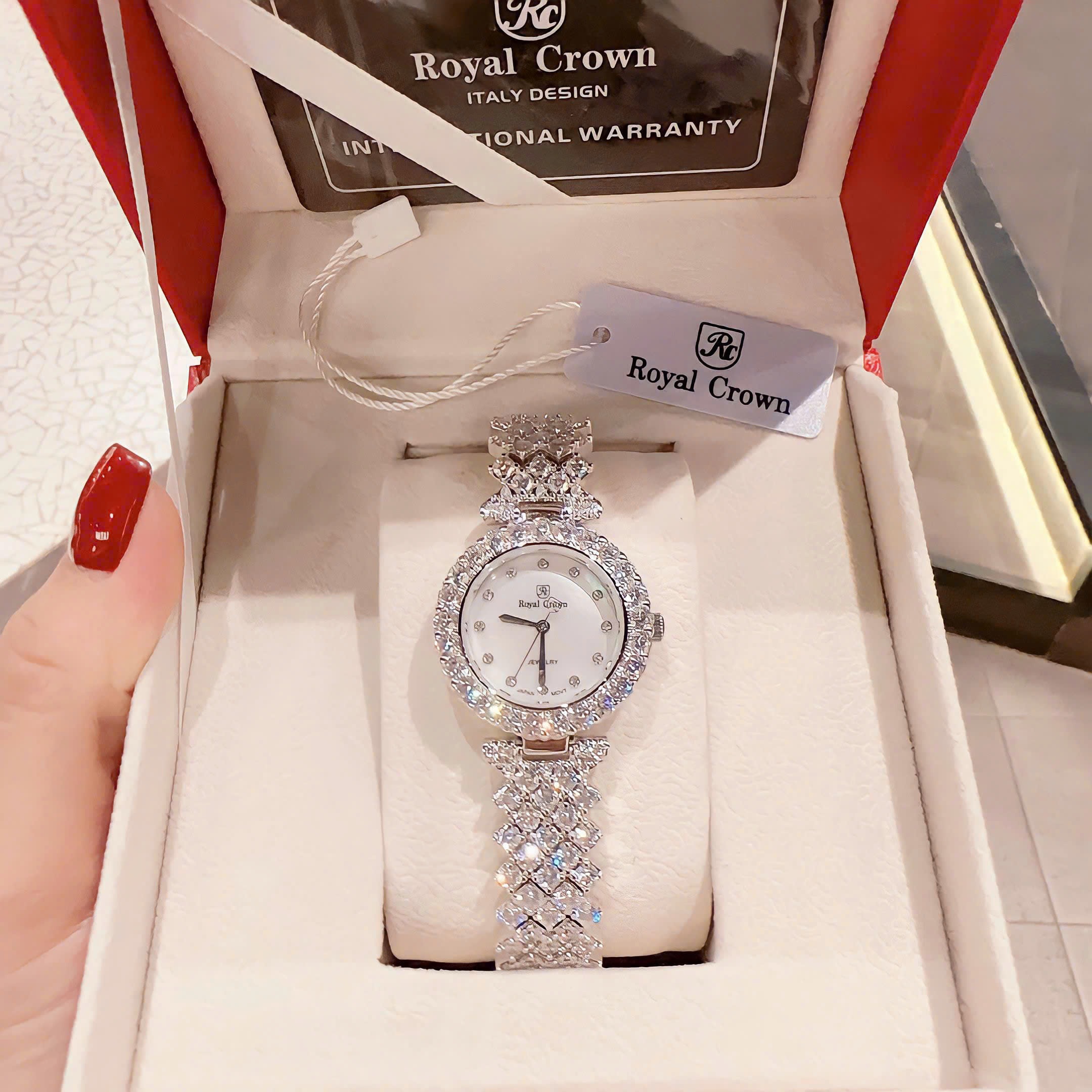 Đồng Hồ Royal Crown Trắng Silver |Nữ Giới |Mặt Tròn |Dây Kim Loại Đính Đá |Máy Pin (Quartz) |Size 32mm |donghogiatot.vn