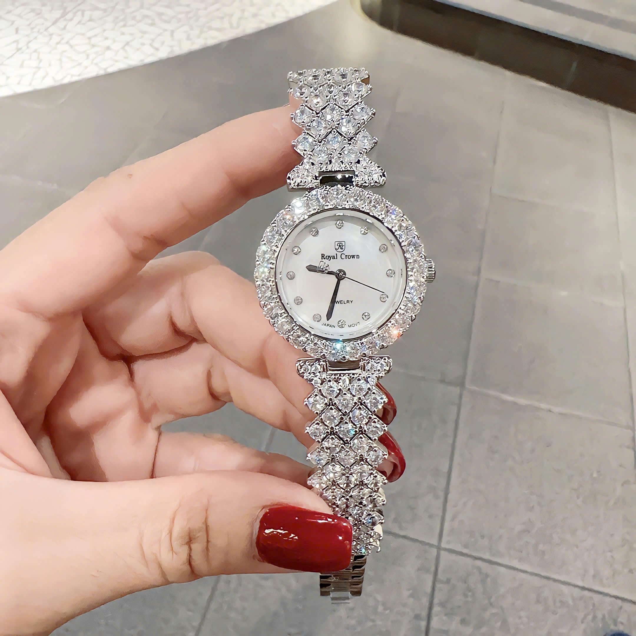 Đồng Hồ Royal Crown Trắng Silver |Nữ Giới |Mặt Tròn |Dây Kim Loại Đính Đá |Máy Pin (Quartz) |Size 32mm |donghogiatot.vn